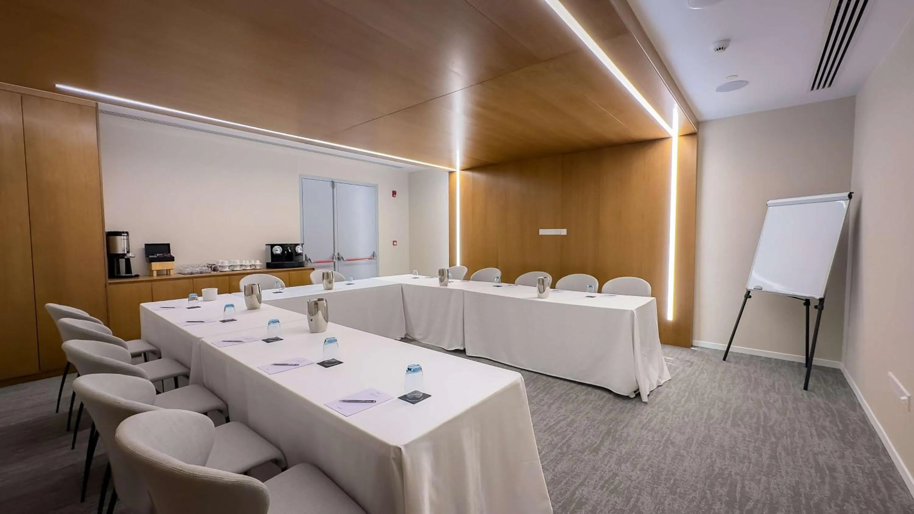 Meeting/conference room in Radisson Beach Resort Larnaca