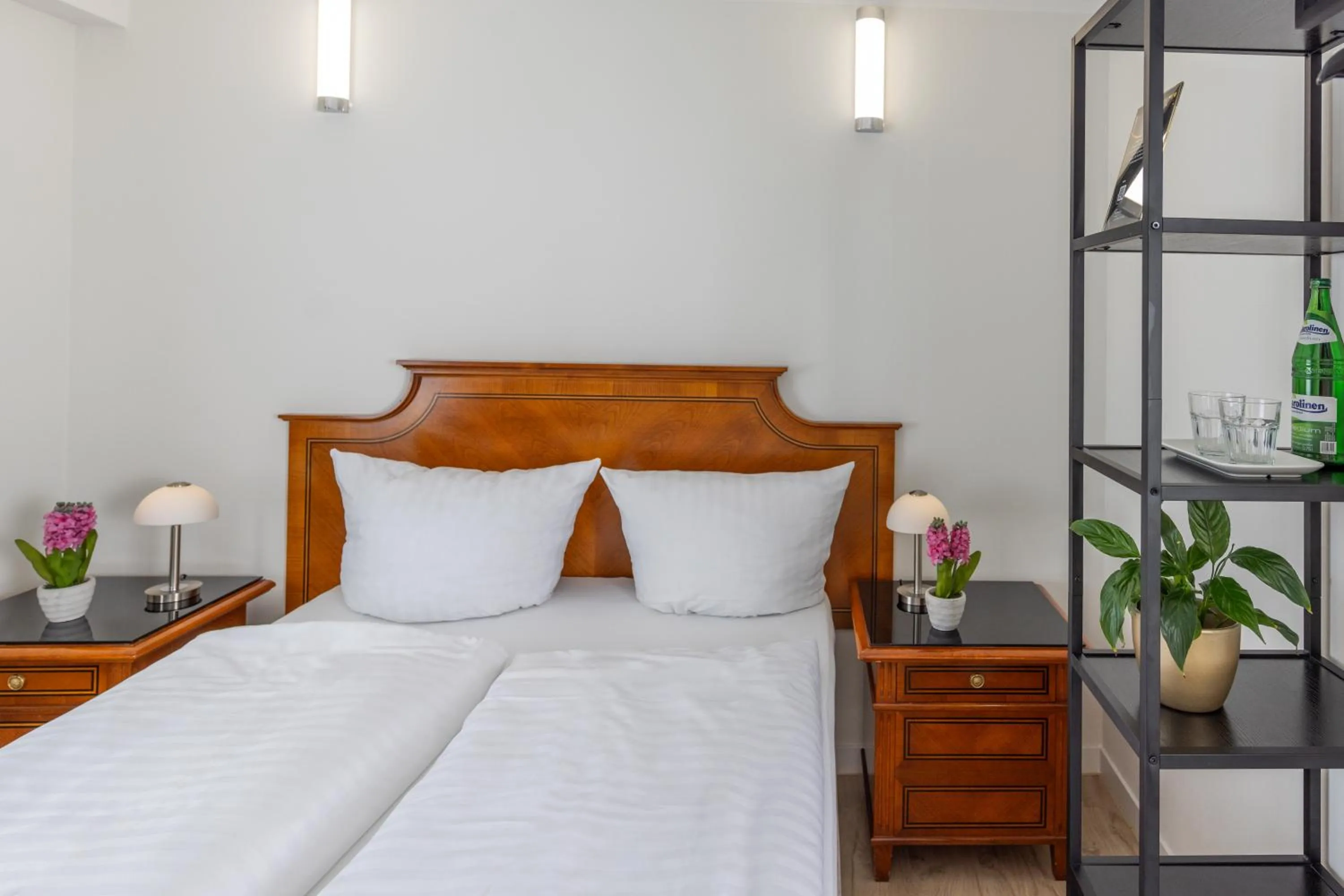 Photo of the whole room, Bed in Dreams Beckum