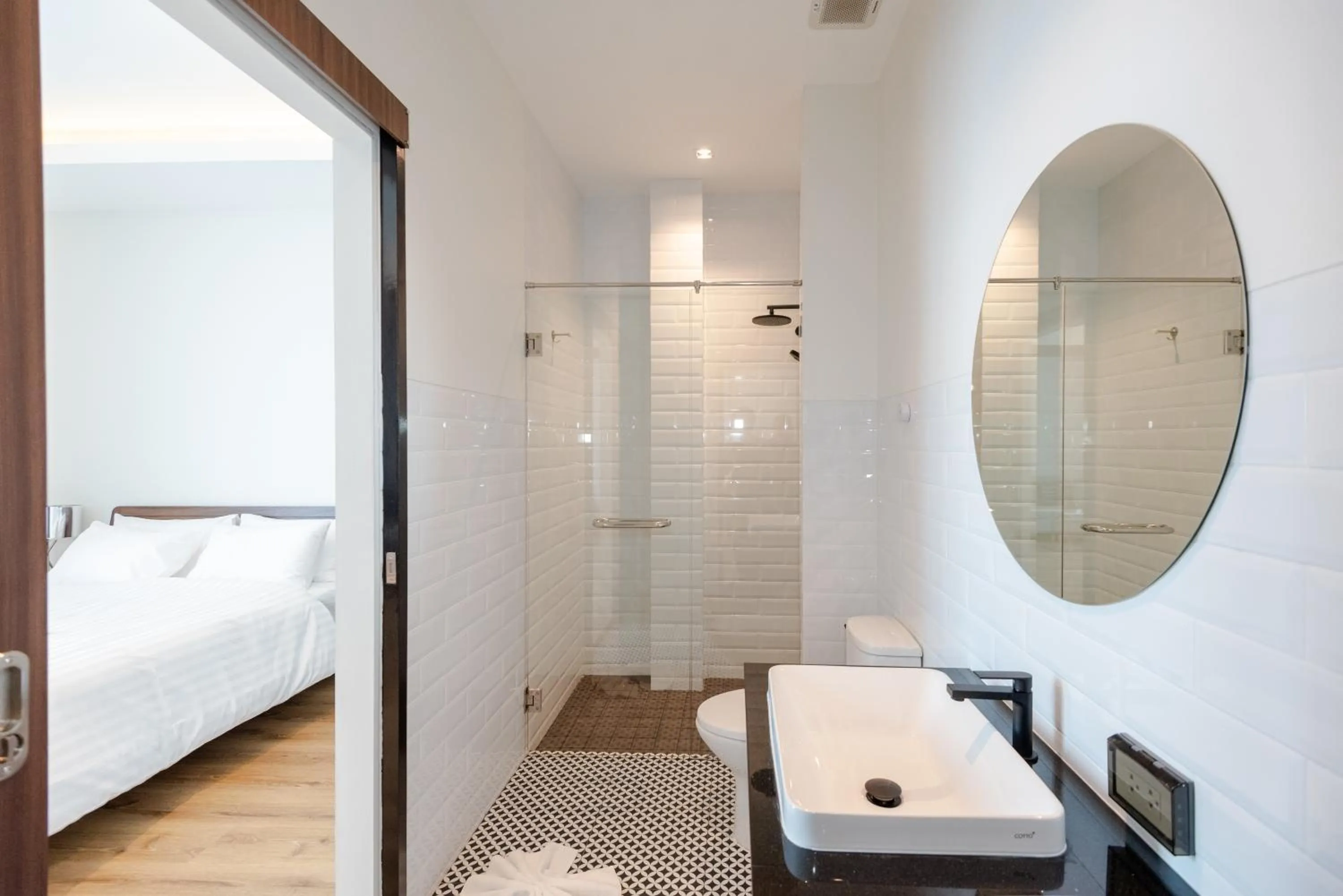 Bathroom in Play Poshtel & Cafe'