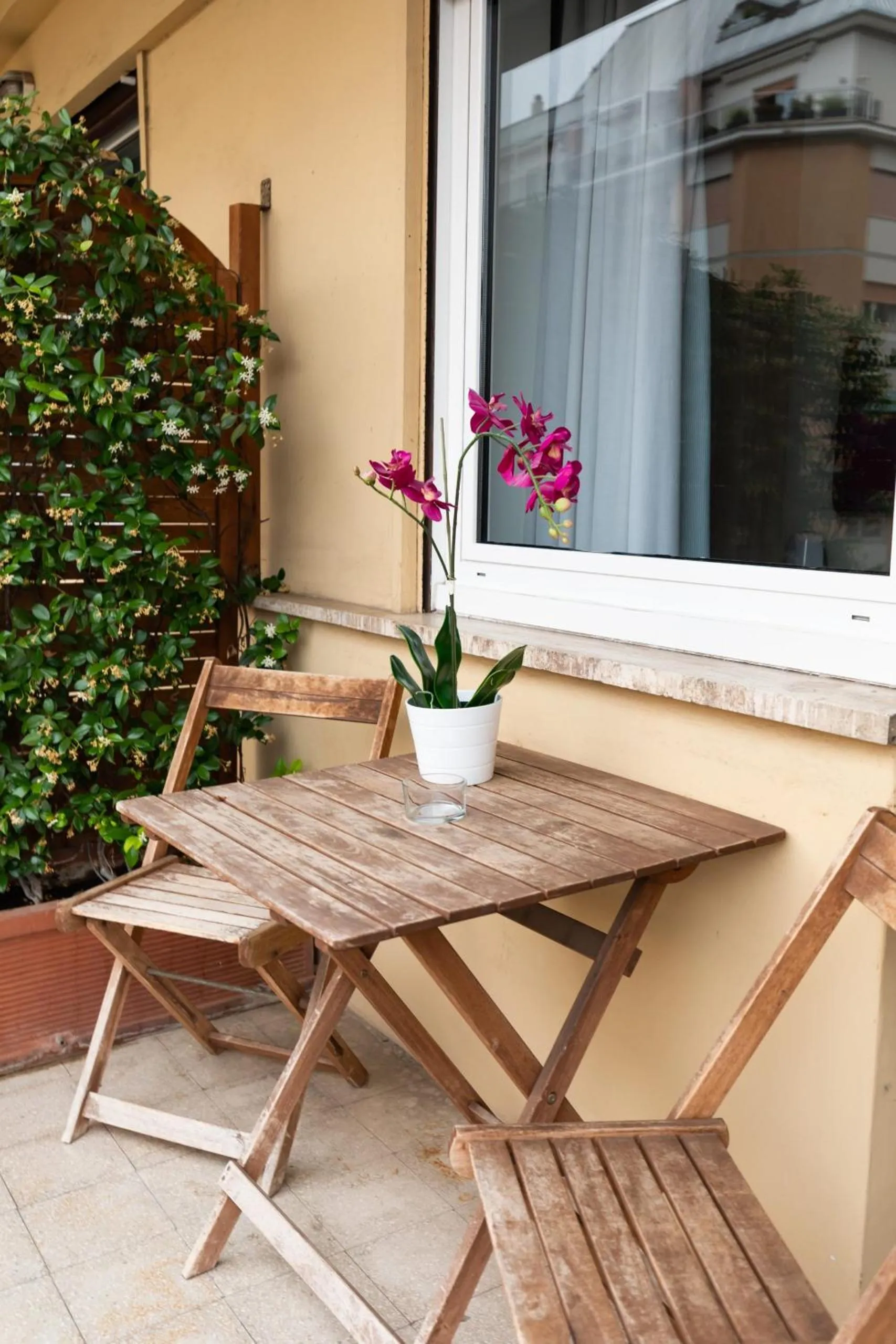 Property building in Fleming Suites by Hili