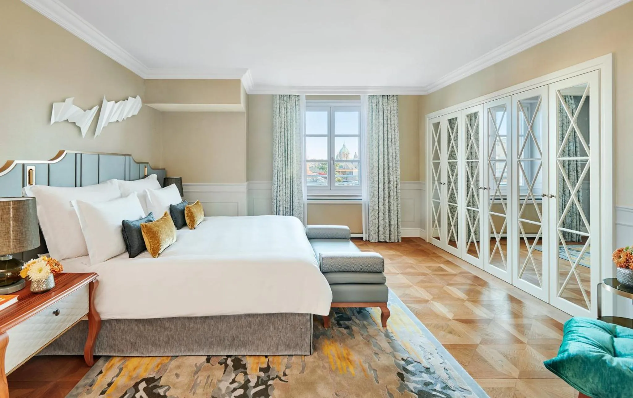 Photo of the whole room, Bed in Mandarin Oriental, Munich