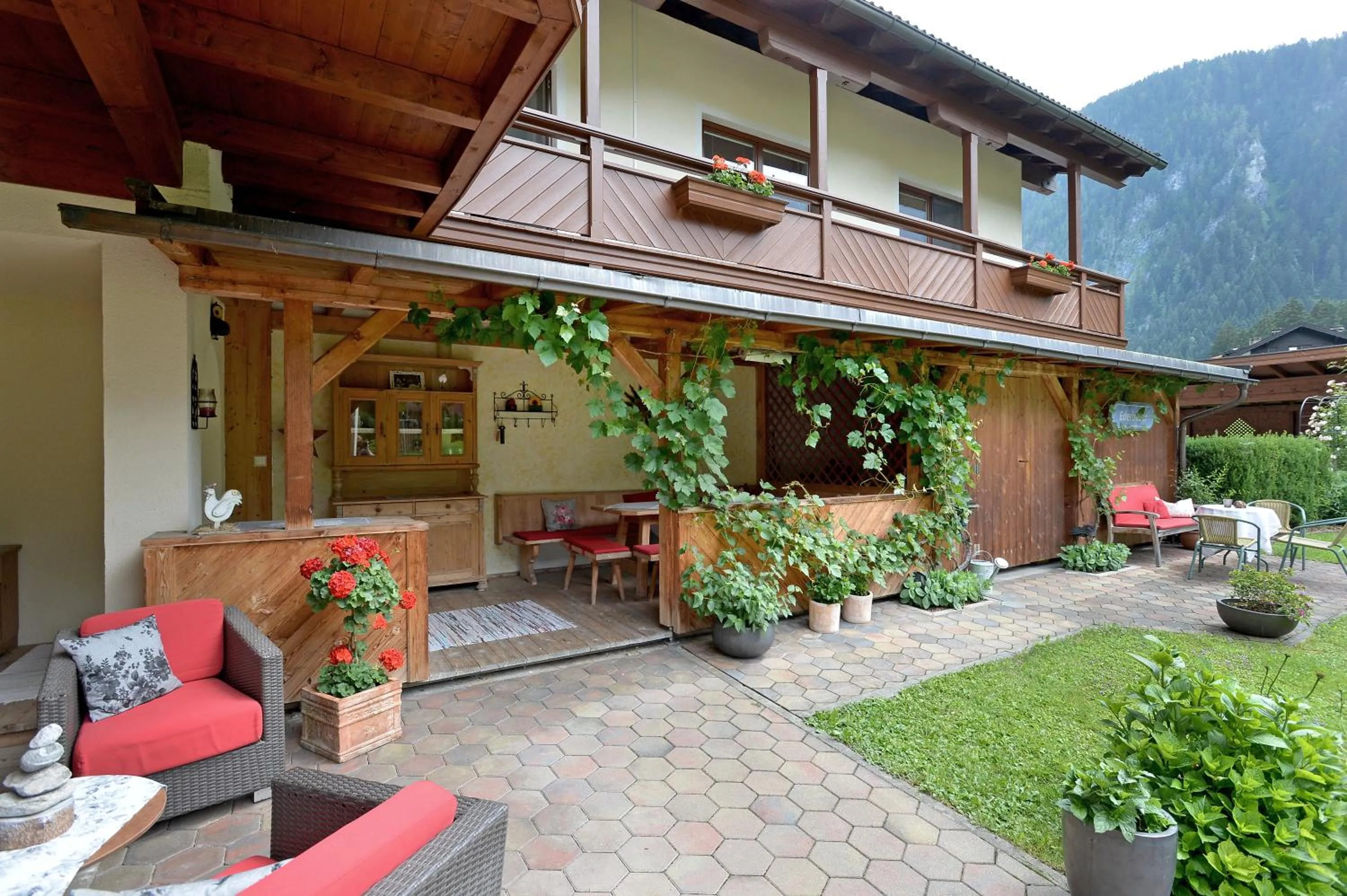 Patio in Apparthotel Ederfeld