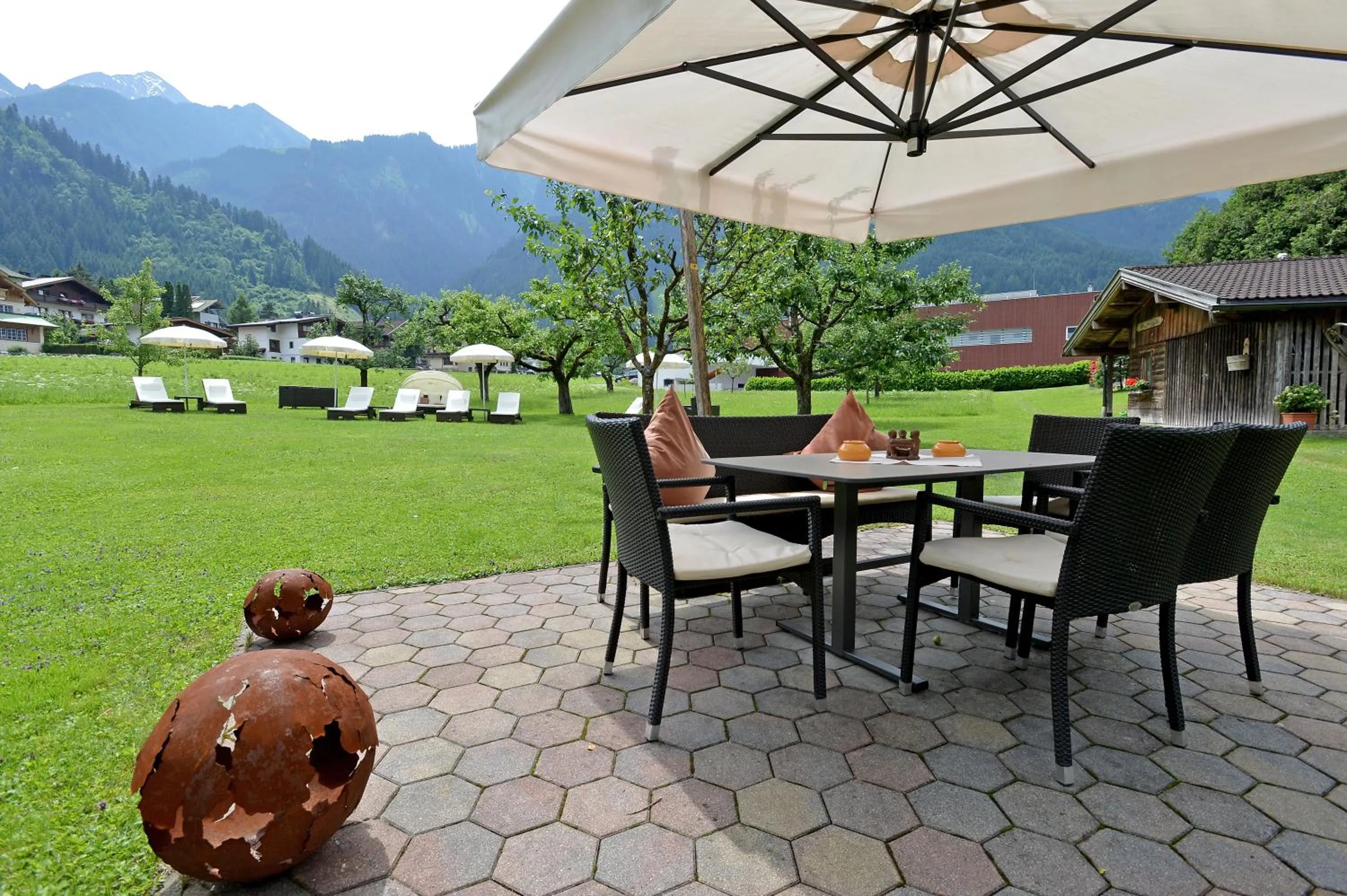 Patio in Apparthotel Ederfeld