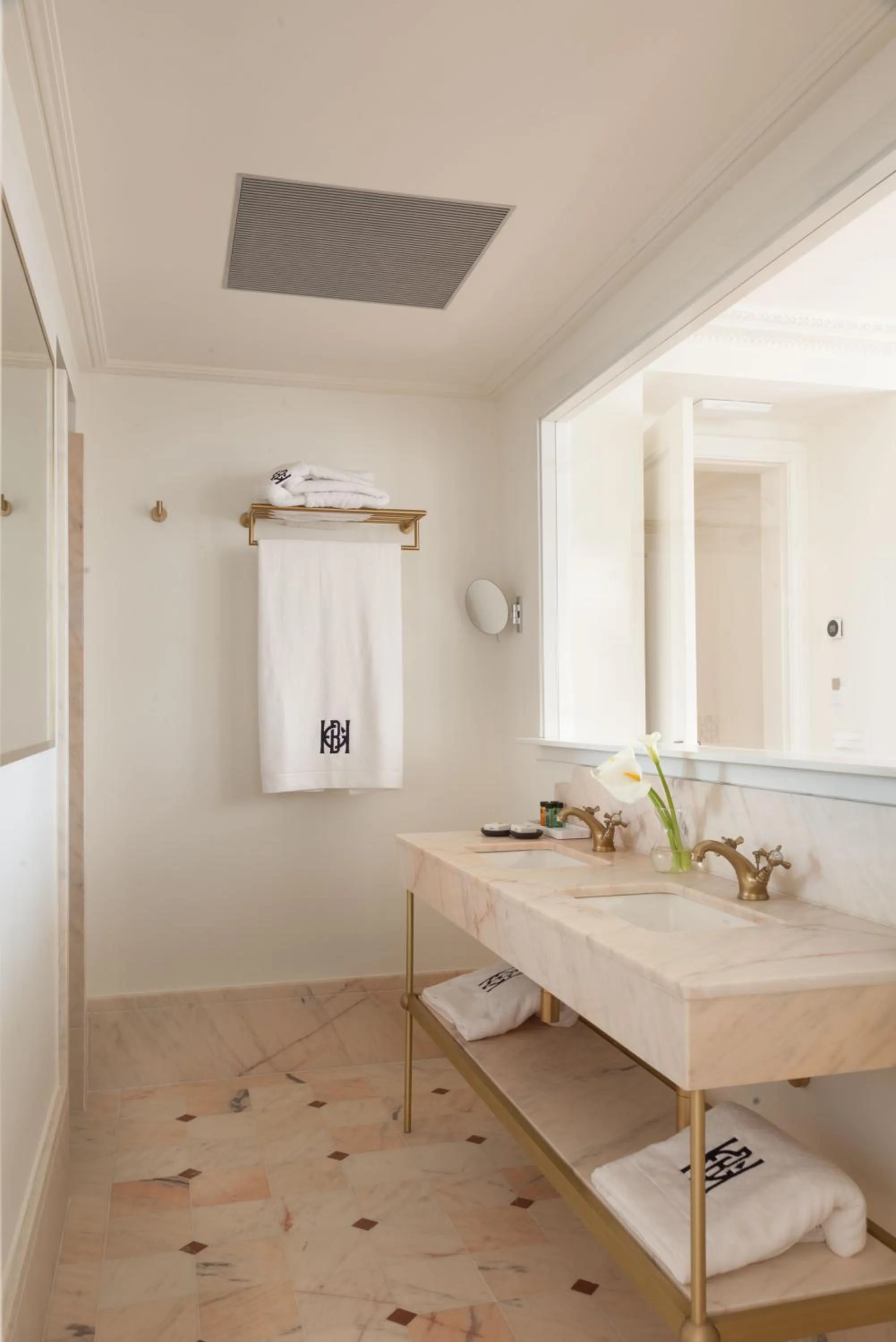 Bathroom in Gran hotel Brillante