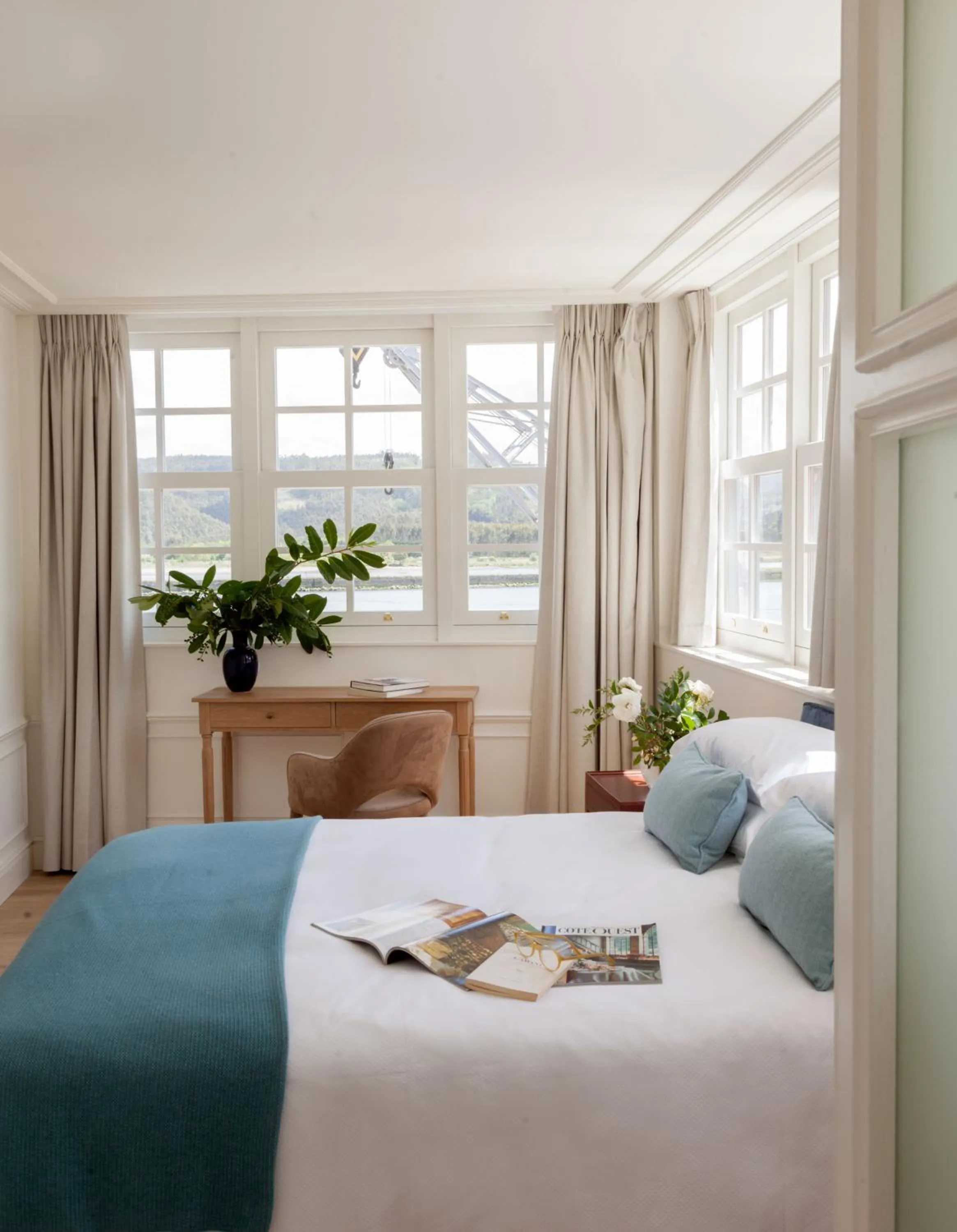 Sea view, Bed in Gran hotel Brillante