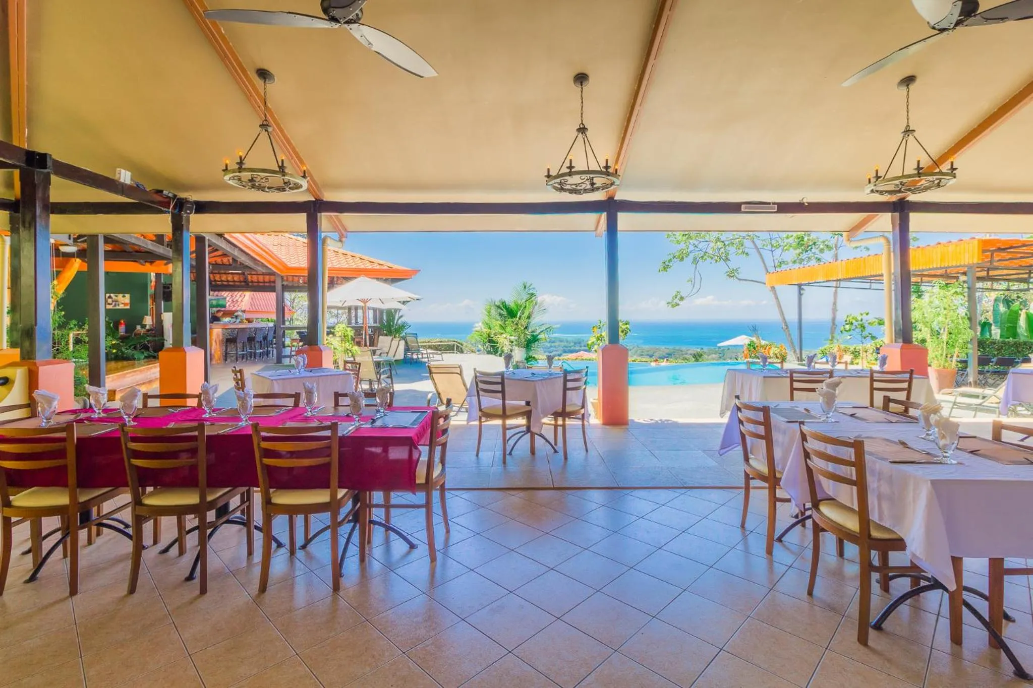 Restaurant/places to eat in Vista Ballena