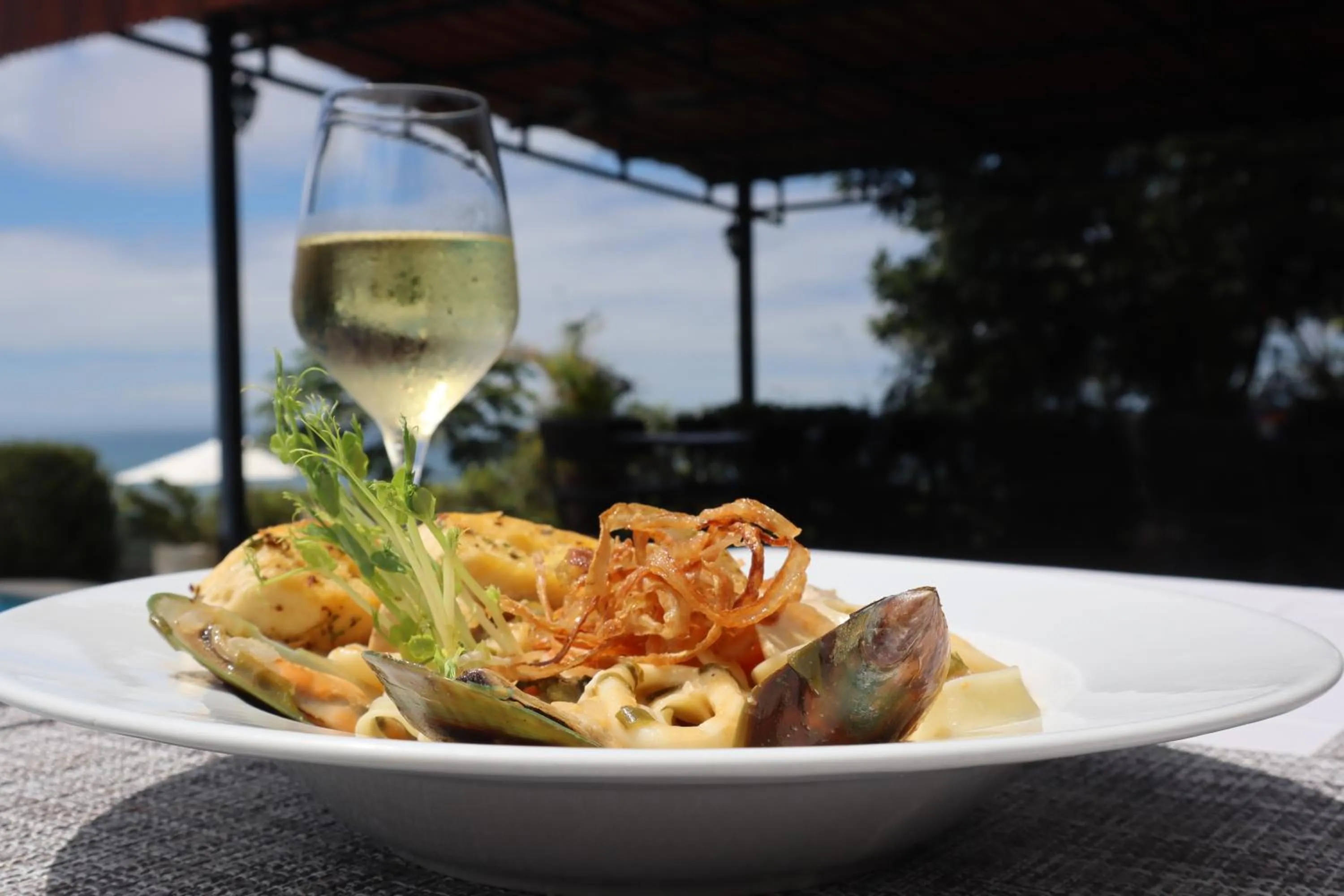 Restaurant/places to eat in Vista Ballena