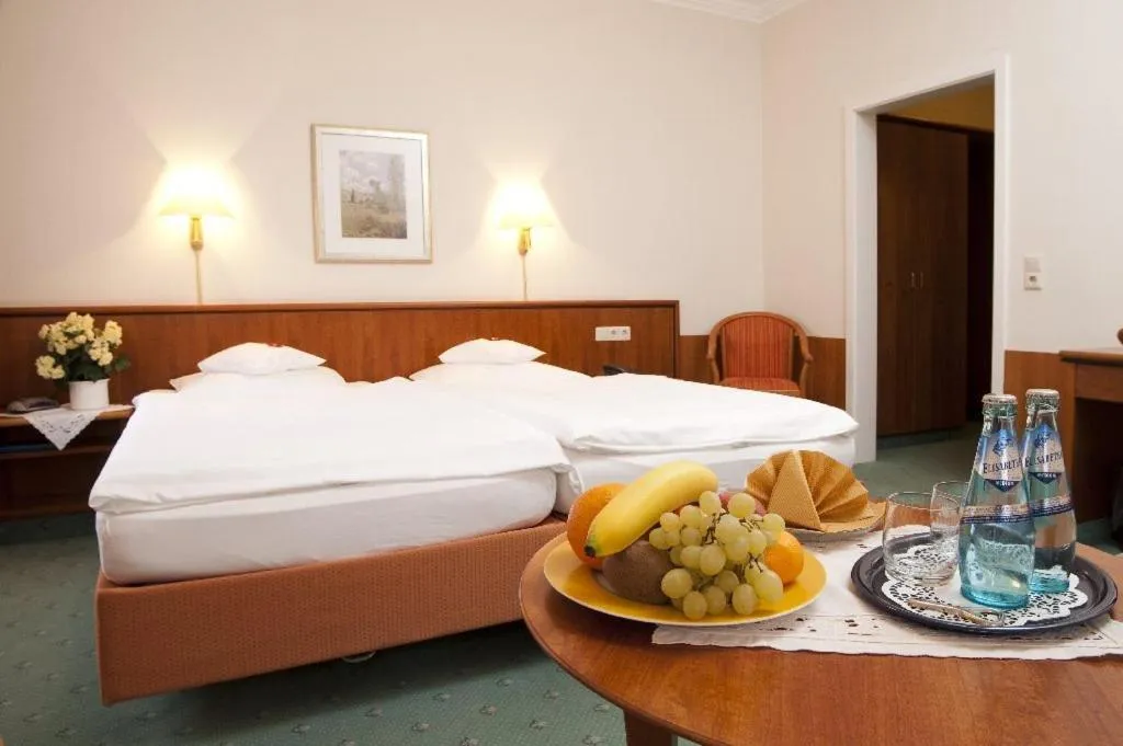 Bed in Hotel Haus am Park