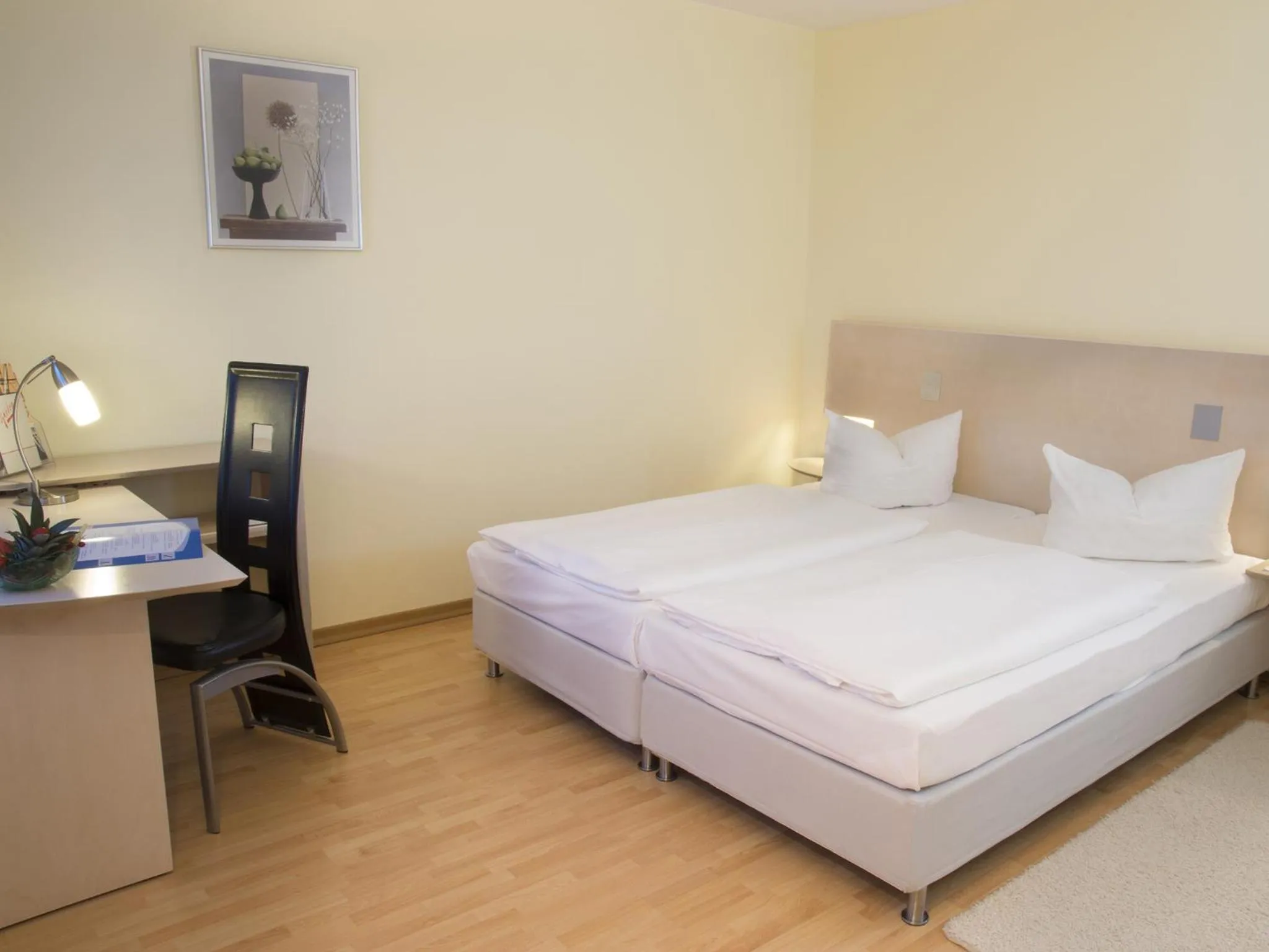 Photo of the whole room, Bed in Atlanta Boardinghouse Leipzig