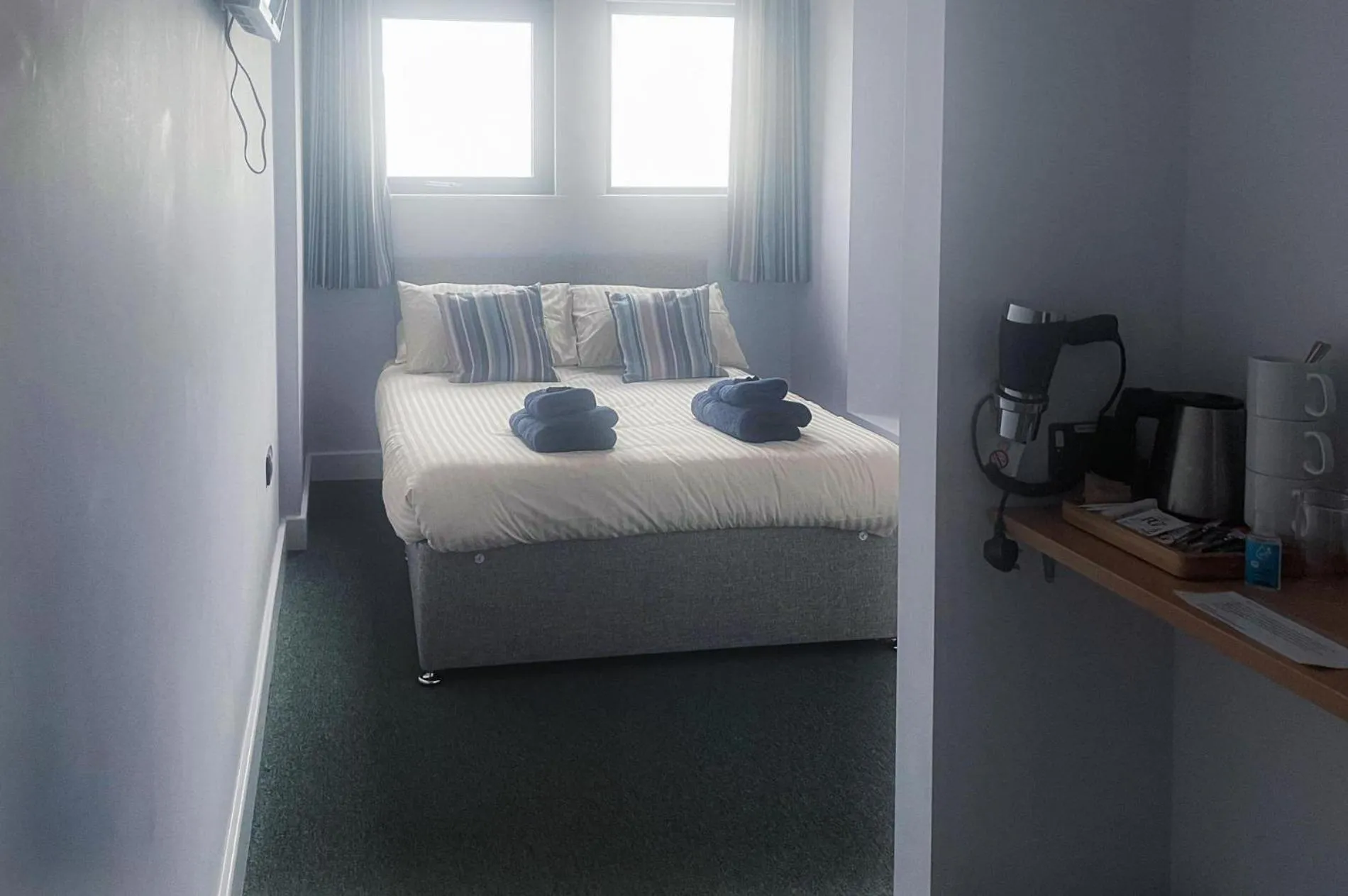 Floor plan in No 6 Ocean Cabins - Saundersfoot Harbour - Saundersfoot