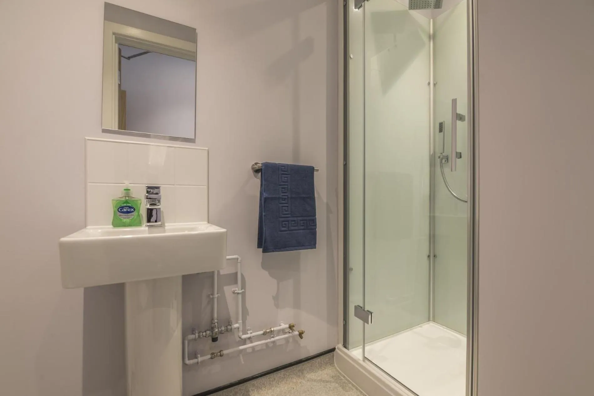 Floor plan in No 7 Ocean Cabins - Saundersfoot Harbour - Saundersfoot