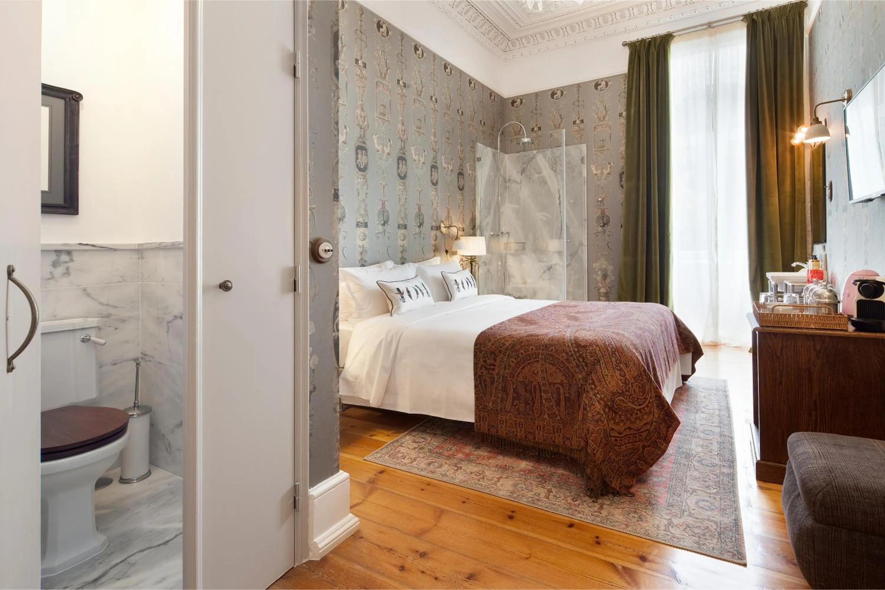 Decorative detail, Bed in Casa Oliver Boutique B&B - Principe Real