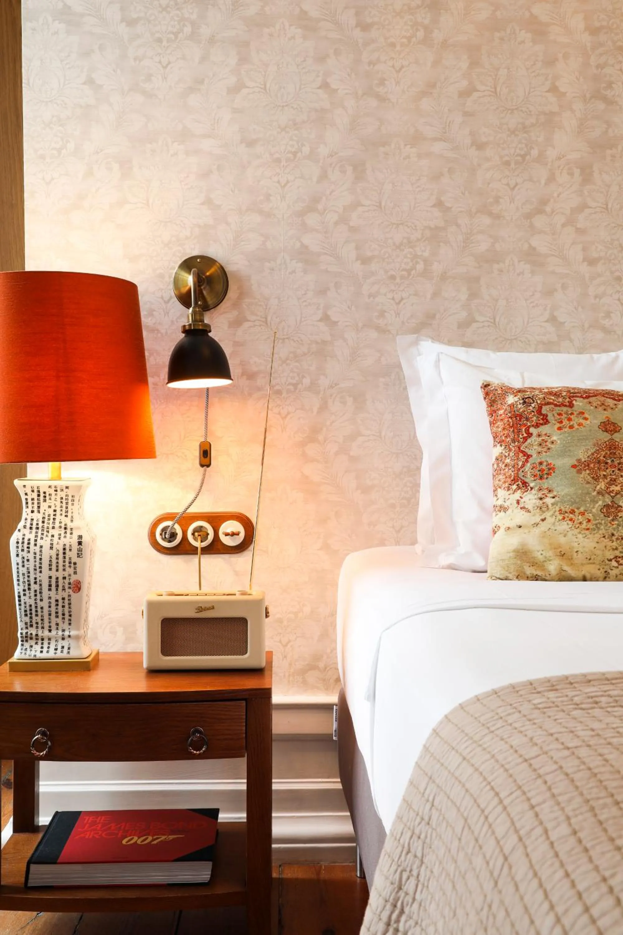 Decorative detail, Bed in Casa Oliver Boutique B&B - Principe Real