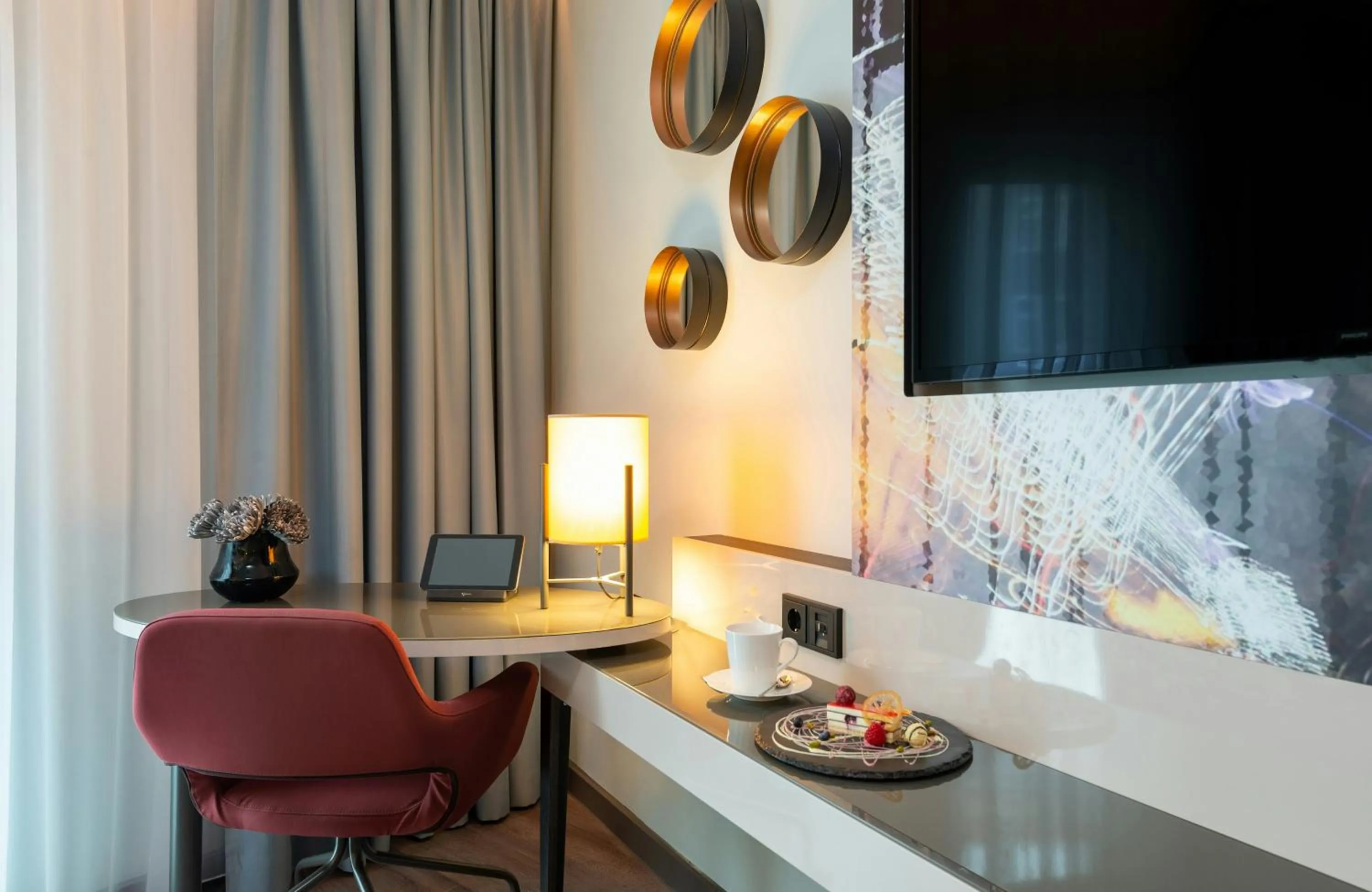 Photo of the whole room in Leonardo Hotel Augsburg