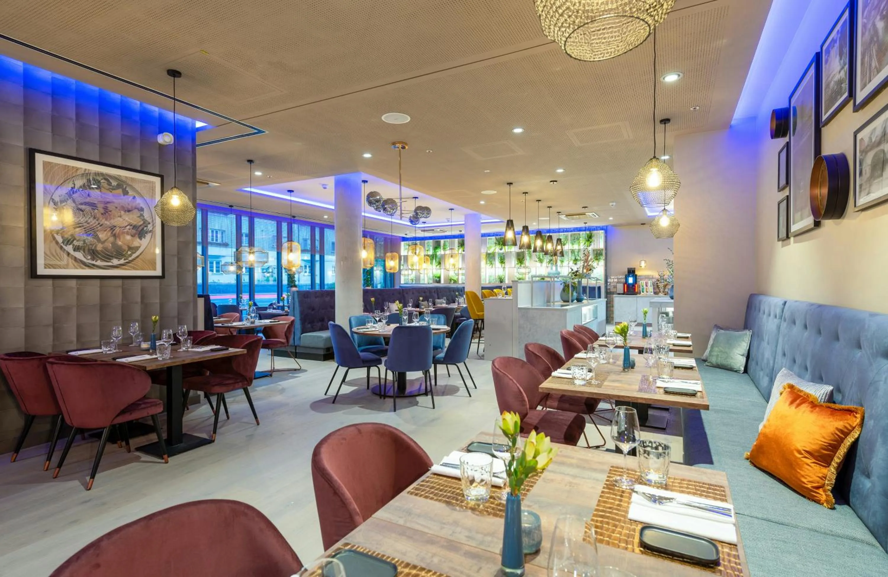 Restaurant/places to eat in Leonardo Hotel Augsburg