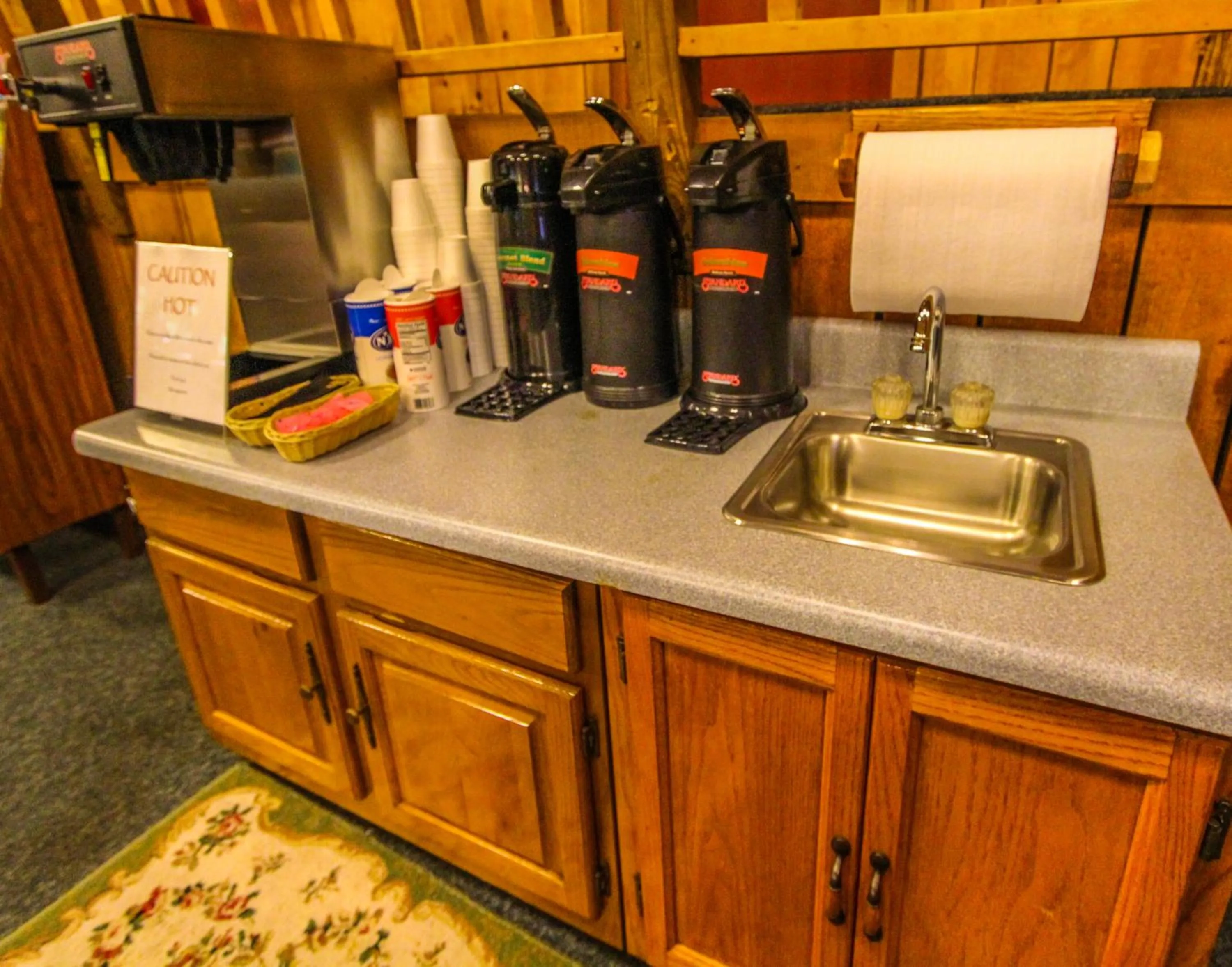 Non alcoholic drinks in Smoketree Lodge