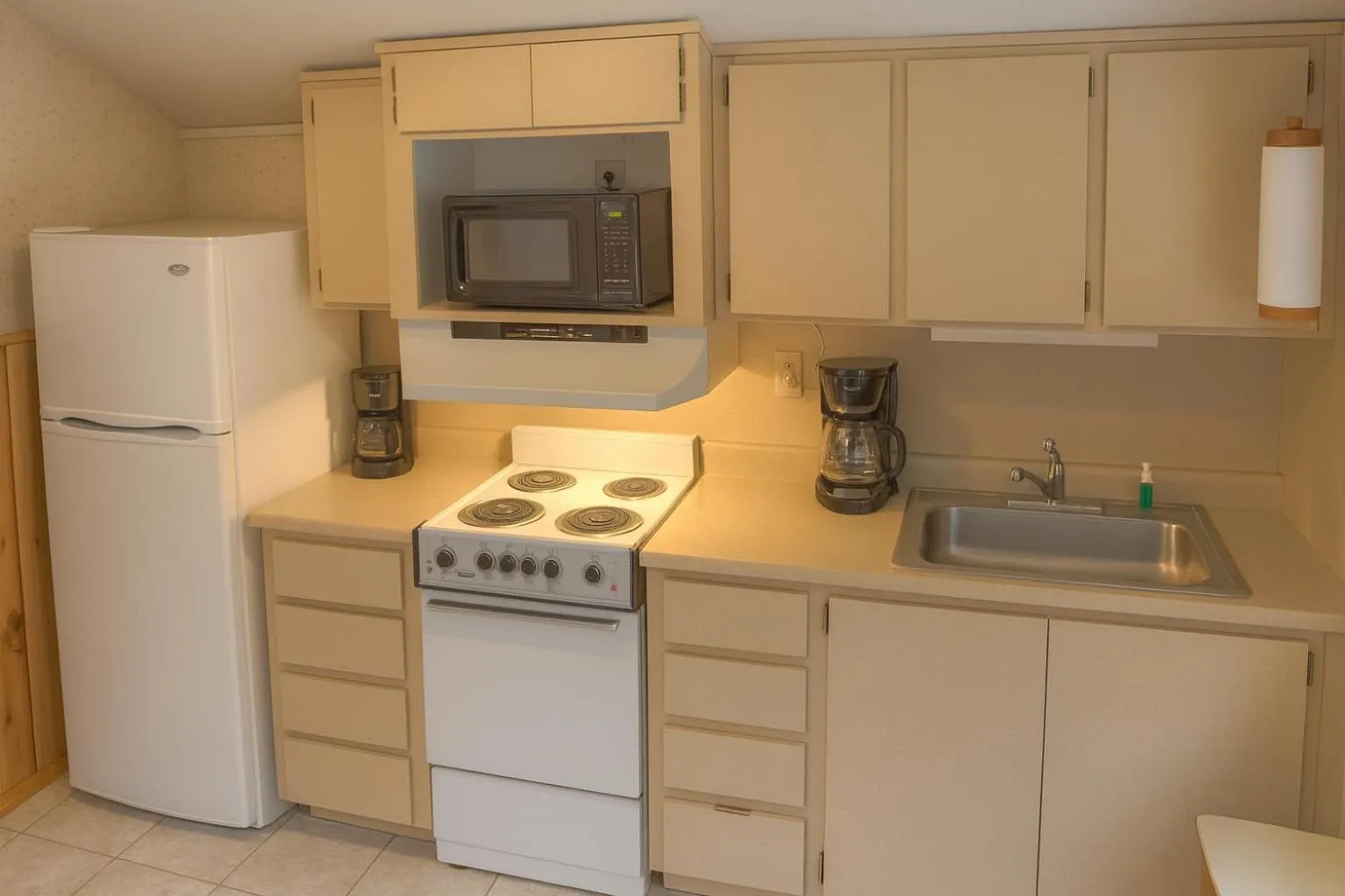 Coffee/tea facilities in Smoketree Lodge