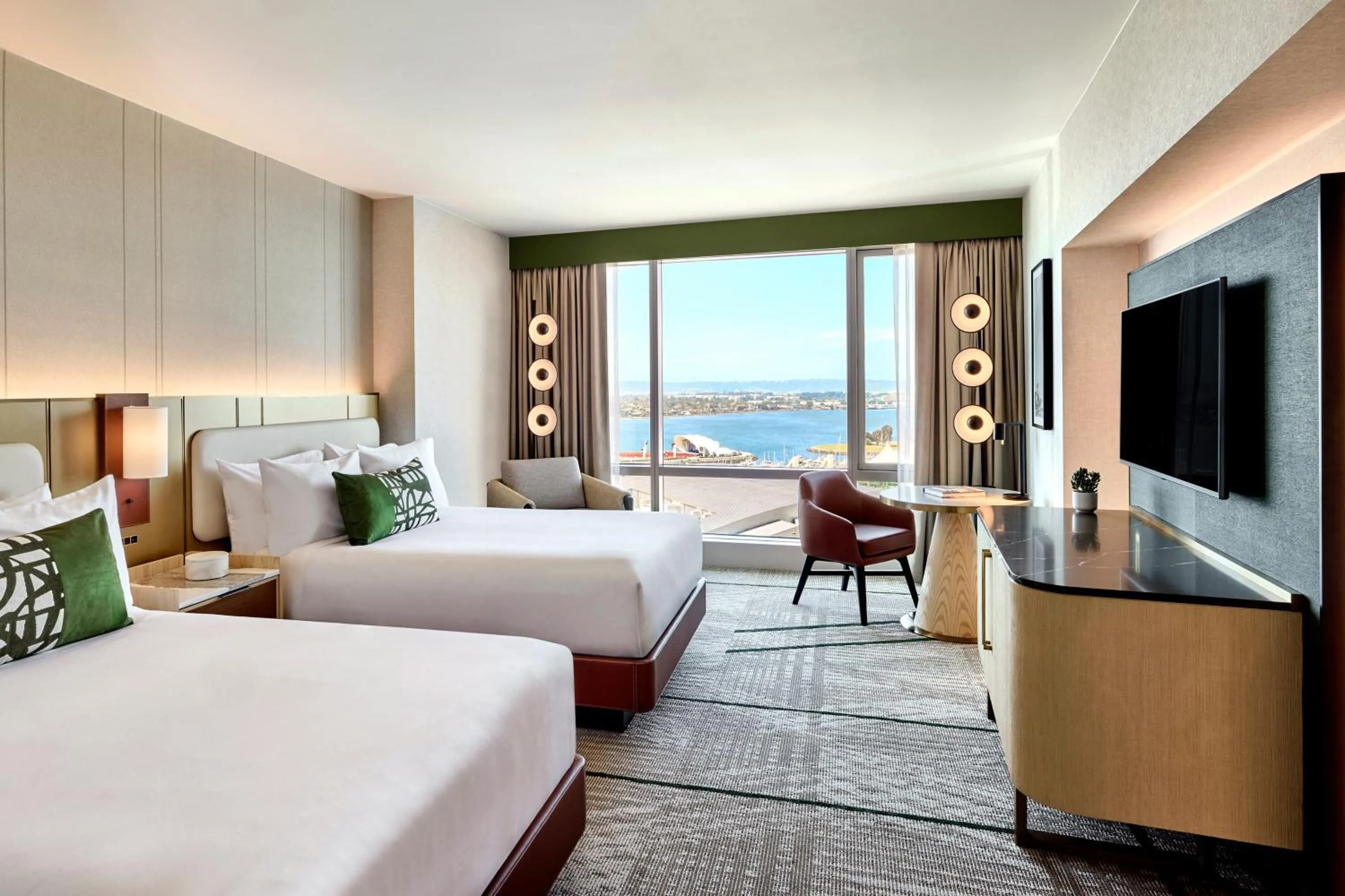 Photo of the whole room, Bed in Omni San Diego Hotel at the Ballpark