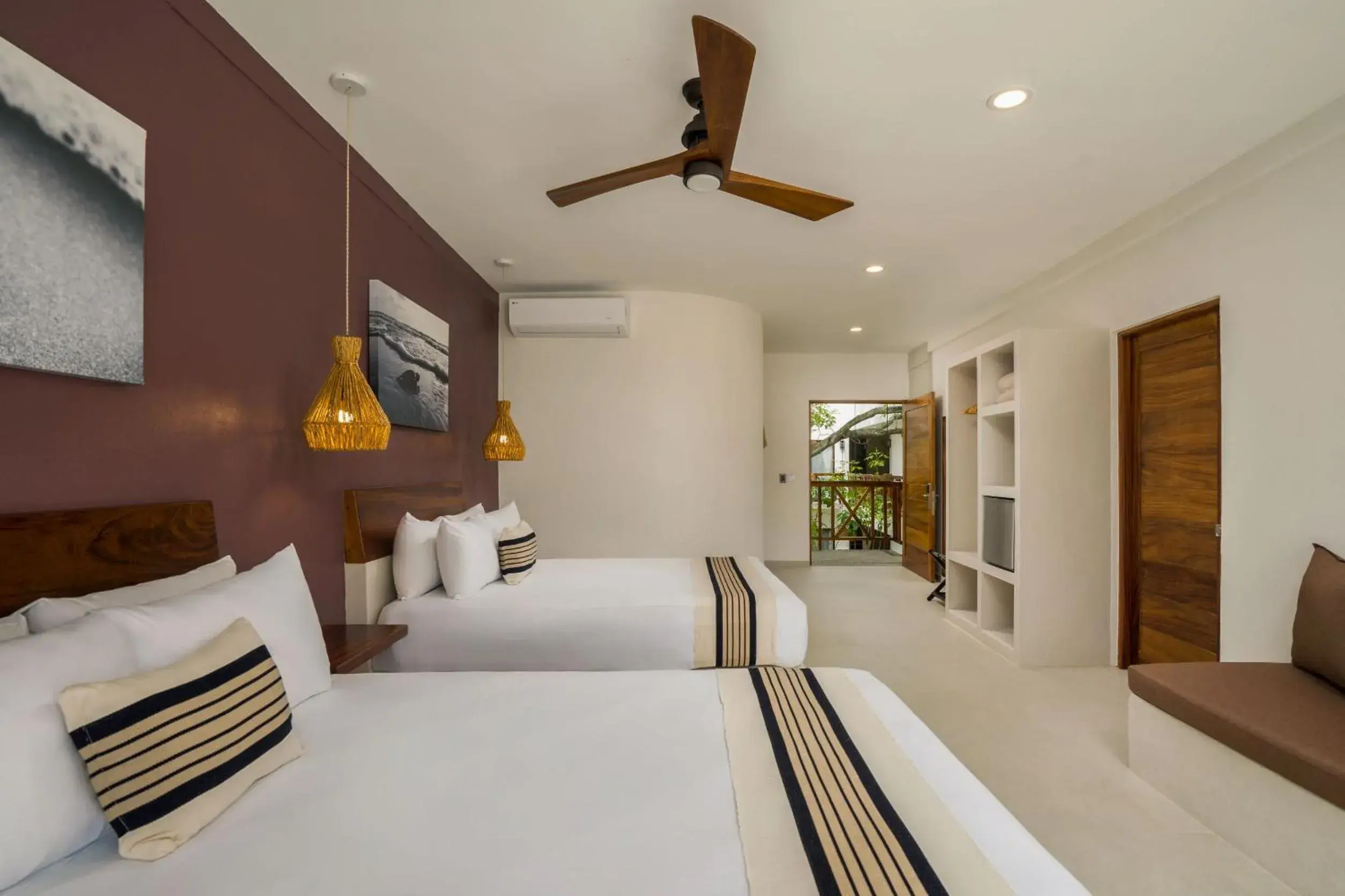 Double Room with Balcony in Ciyé Hotel Double Room with Balcony in Ciyé Hotel