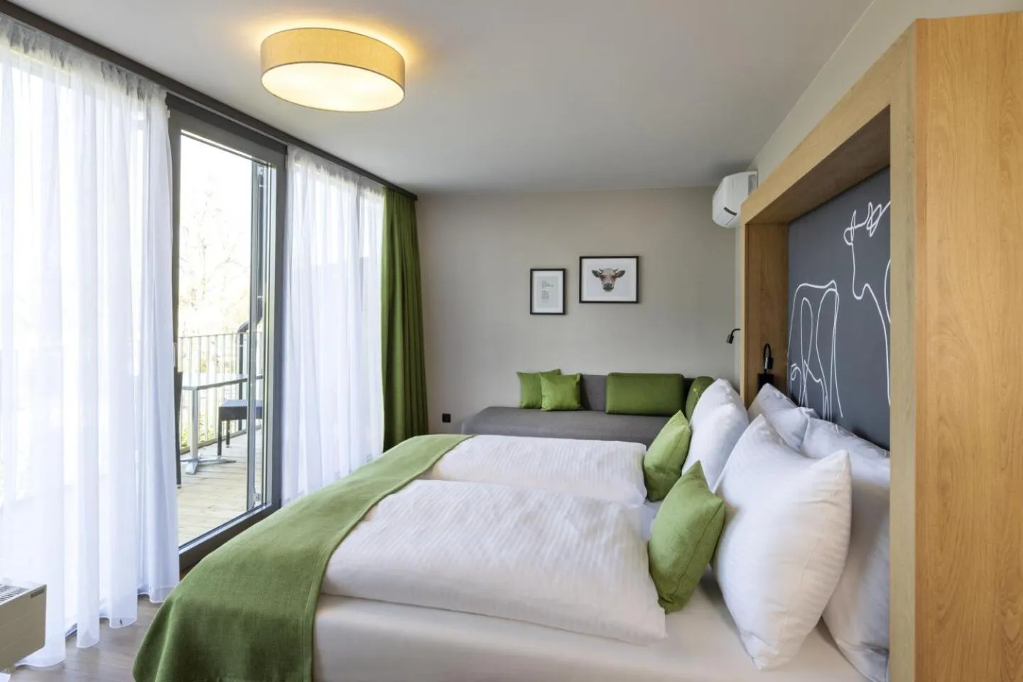 Bed in JUFA Hotel Wangen im Allgäu