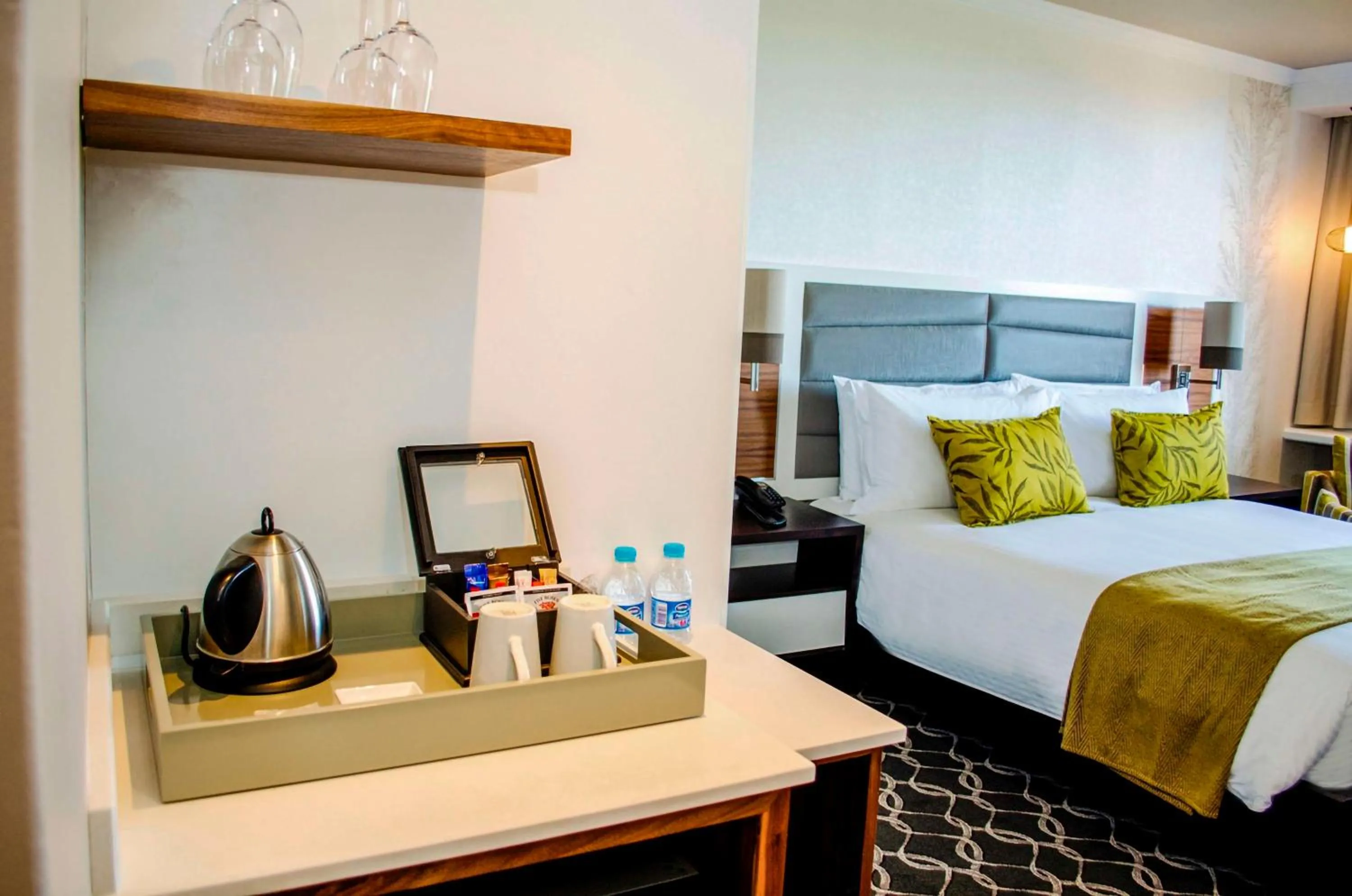 Coffee/tea facilities, Bed in Riverside Sun