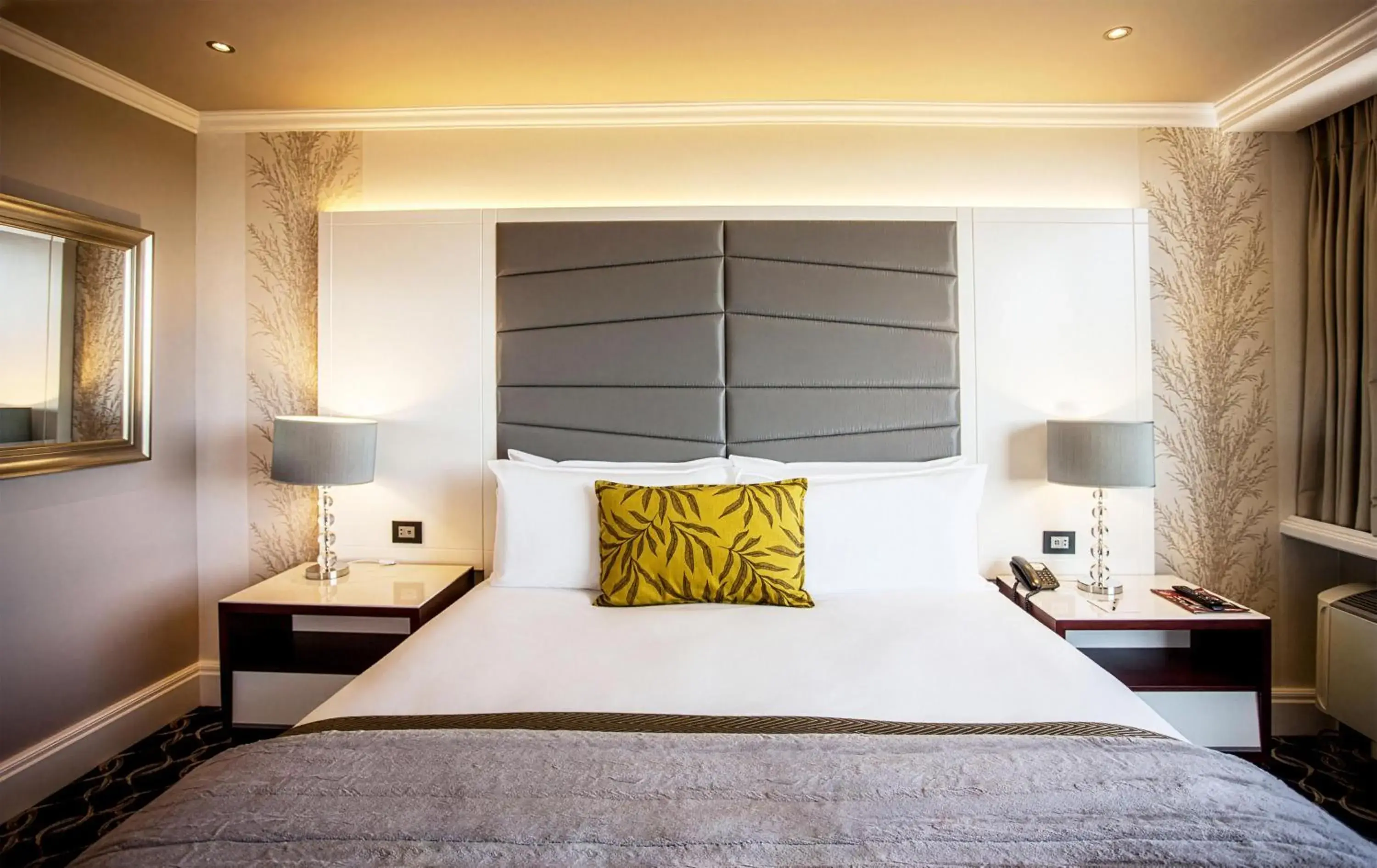 Standard King Room in Riverside Sun Standard King Room in Riverside Sun