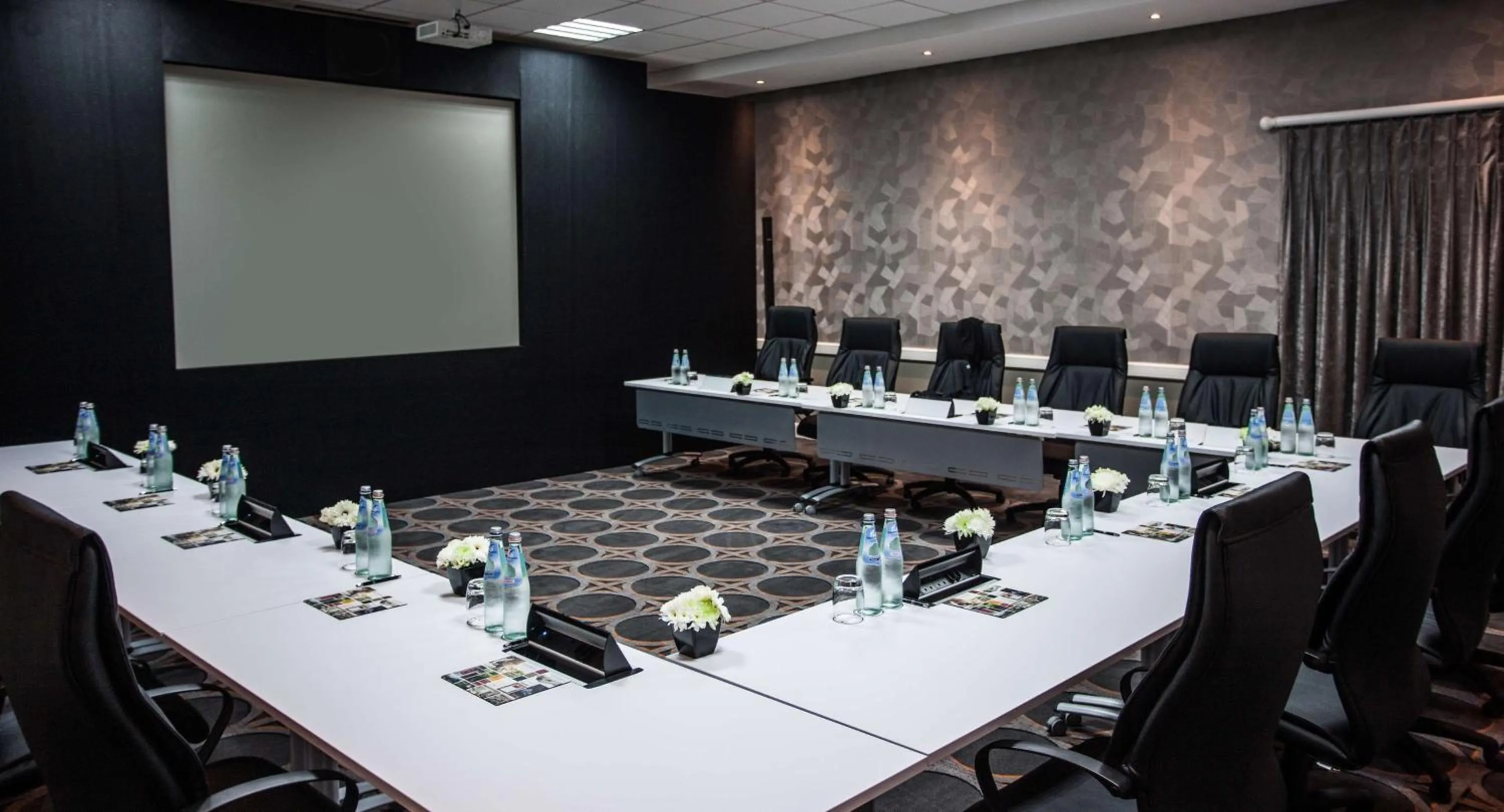 Meeting/conference room in Riverside Sun