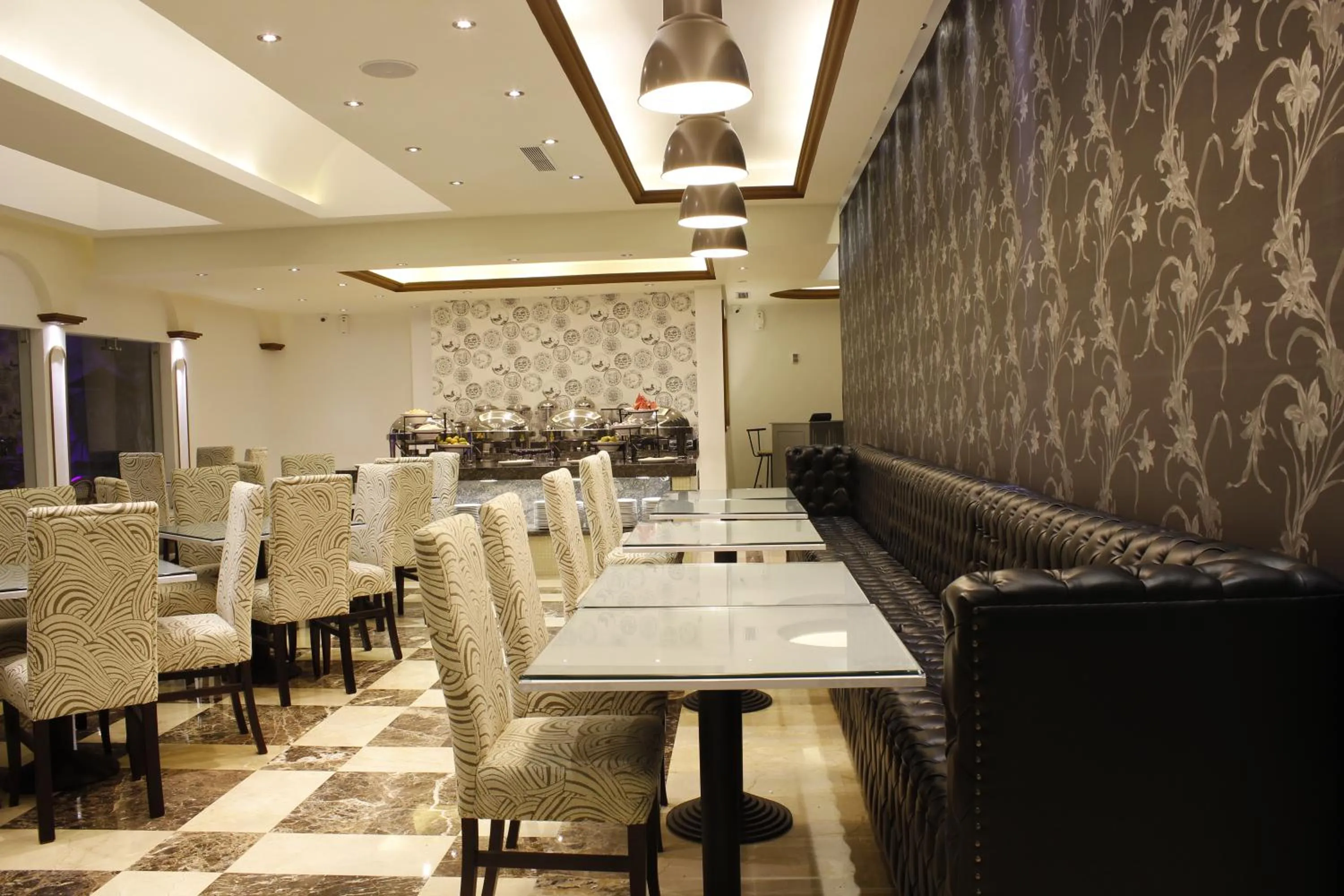 Restaurant/places to eat in CONTINENTAL ALTAMIRA