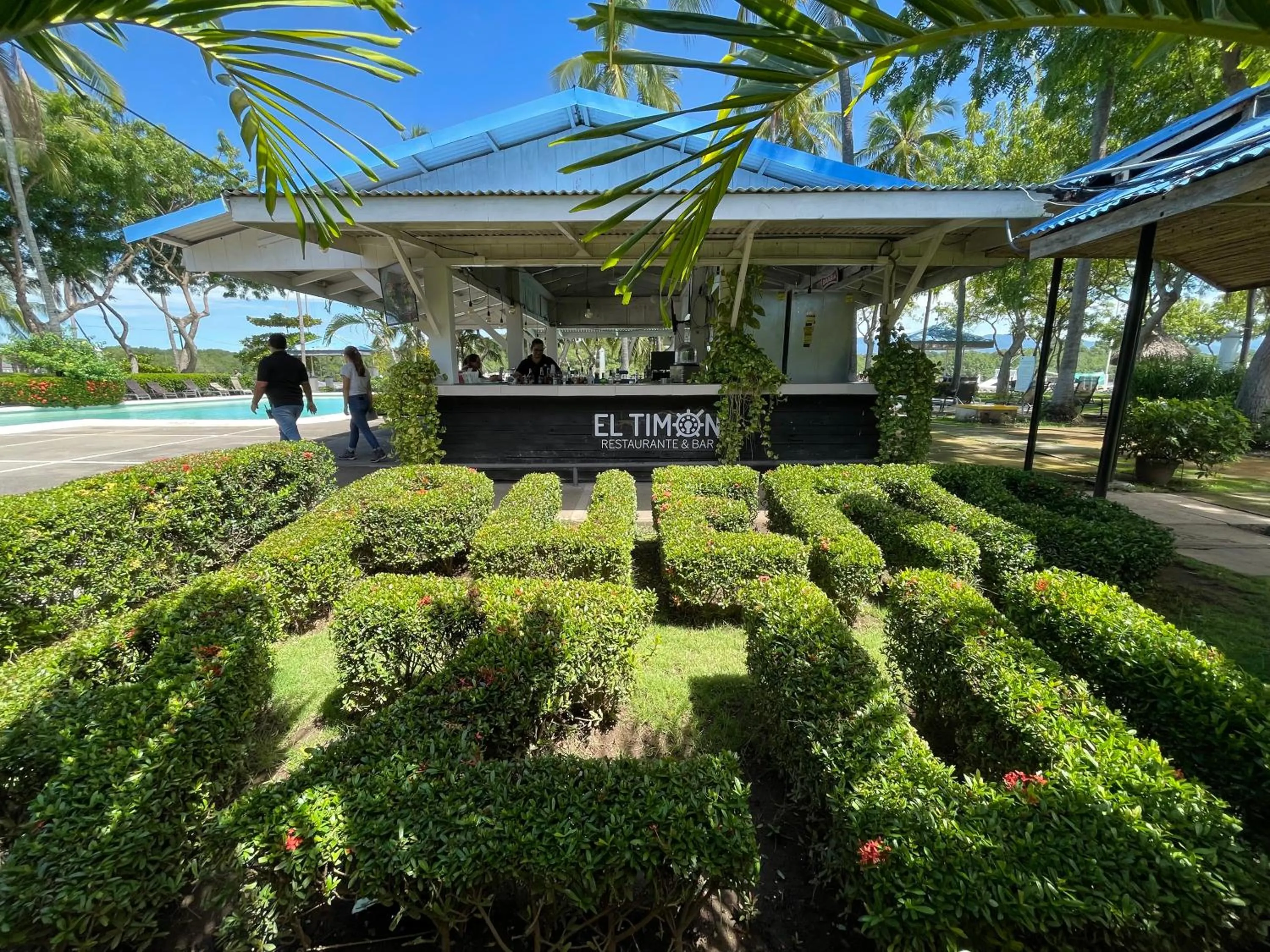 Restaurant/places to eat in Puerto Azul Hotel