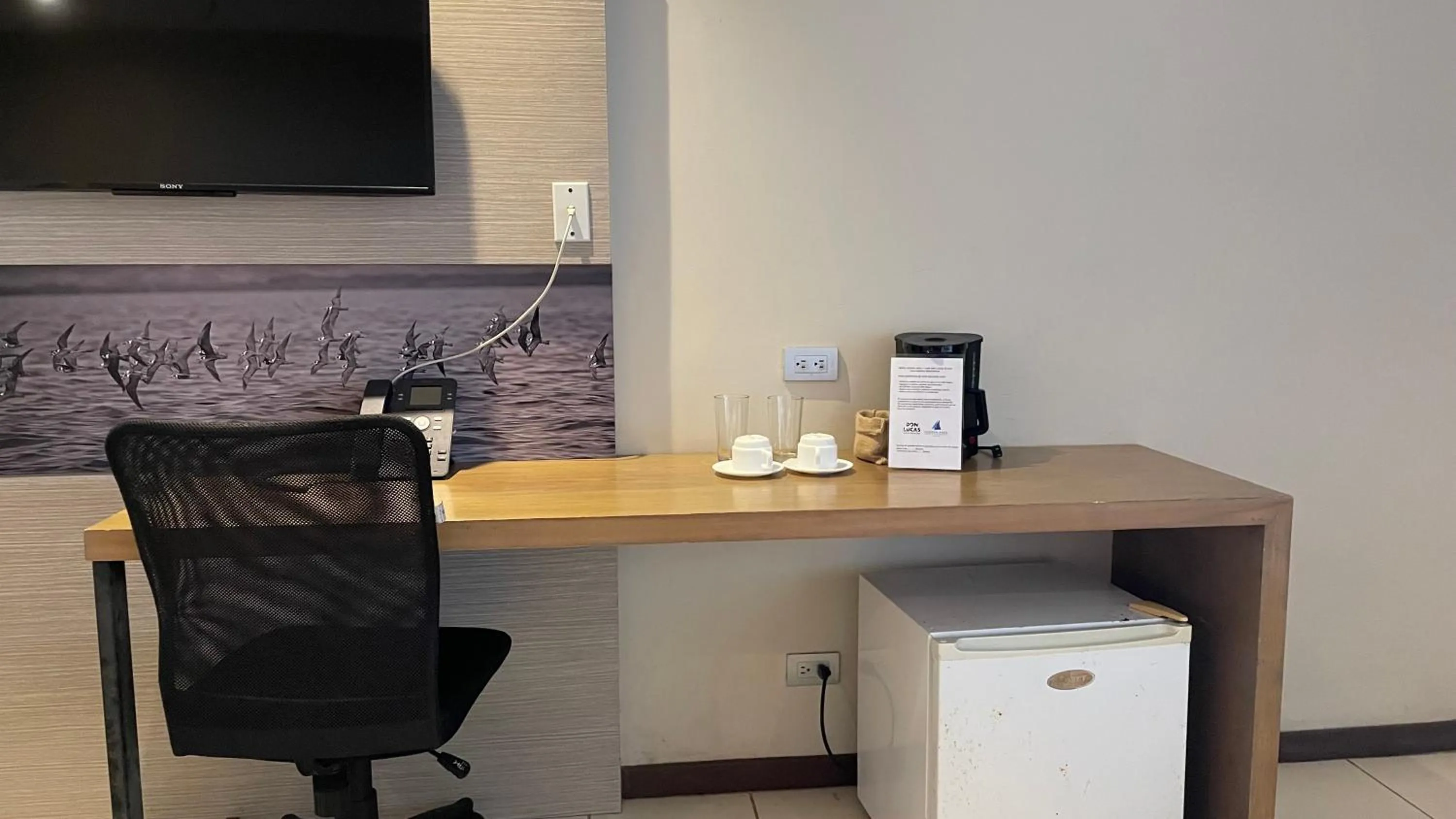 Coffee/tea facilities in Puerto Azul Hotel