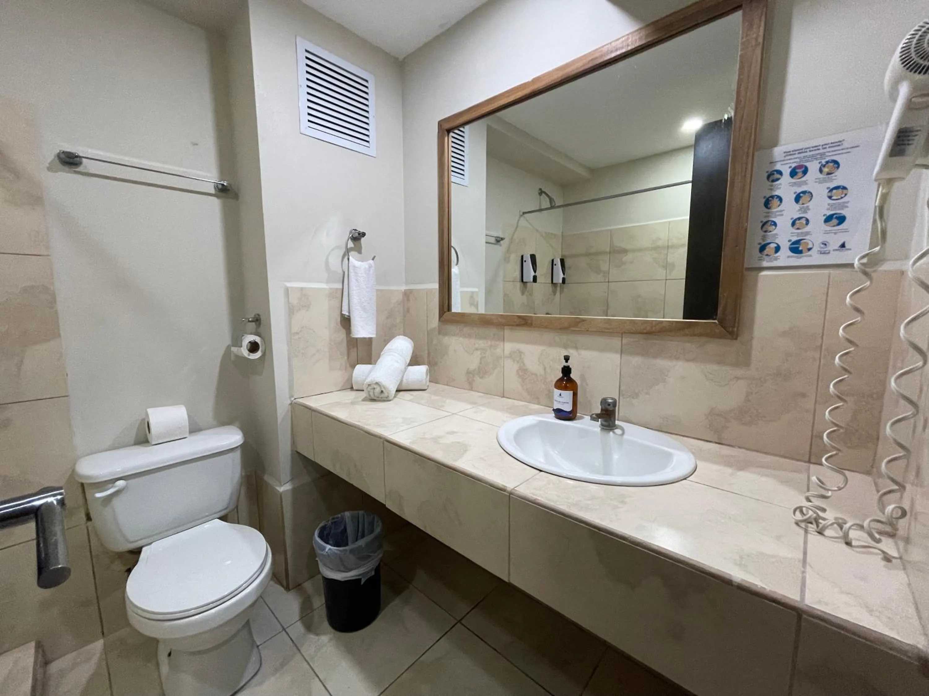 Toilet in Puerto Azul Hotel