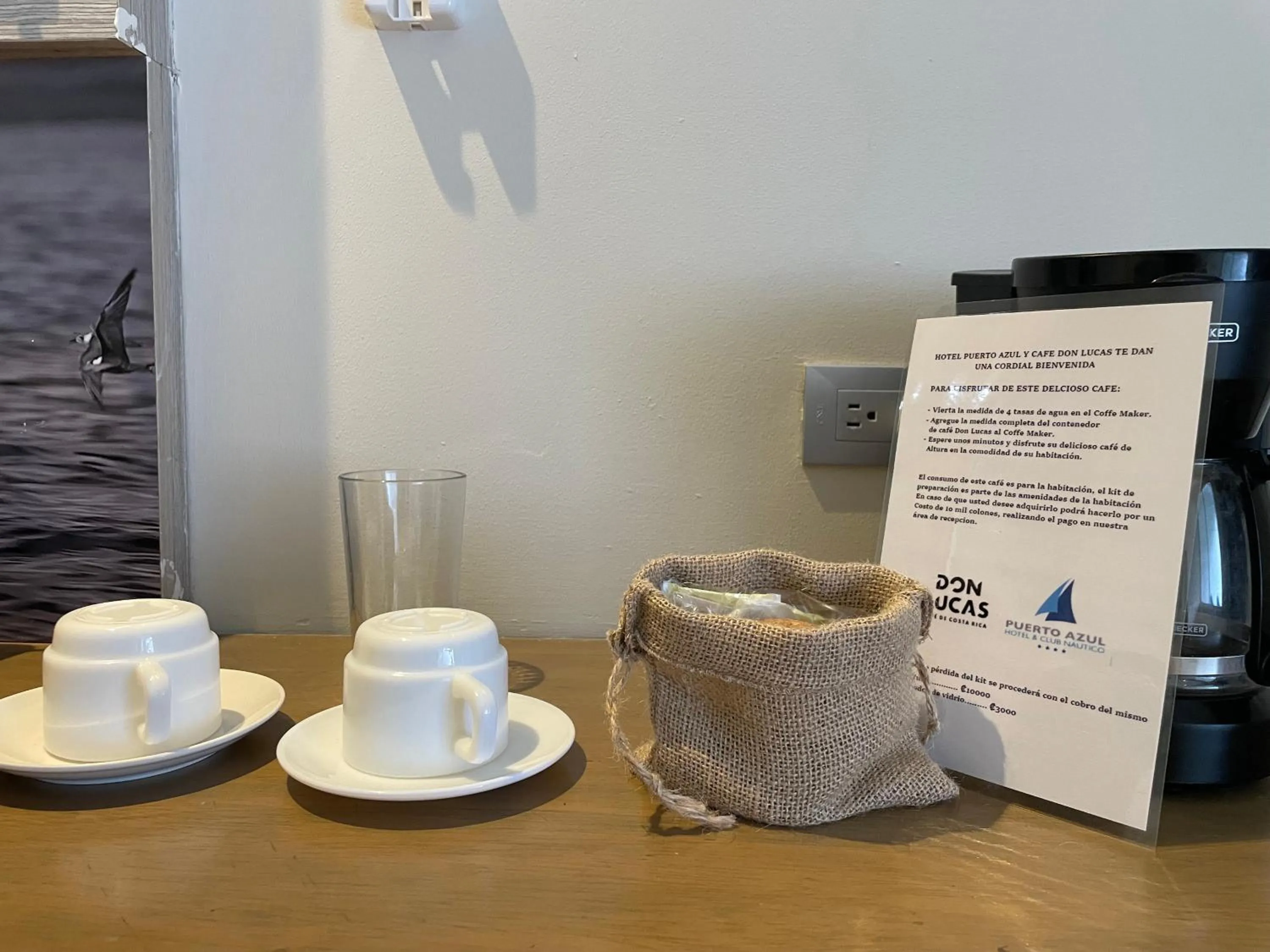 Coffee/tea facilities in Puerto Azul Hotel