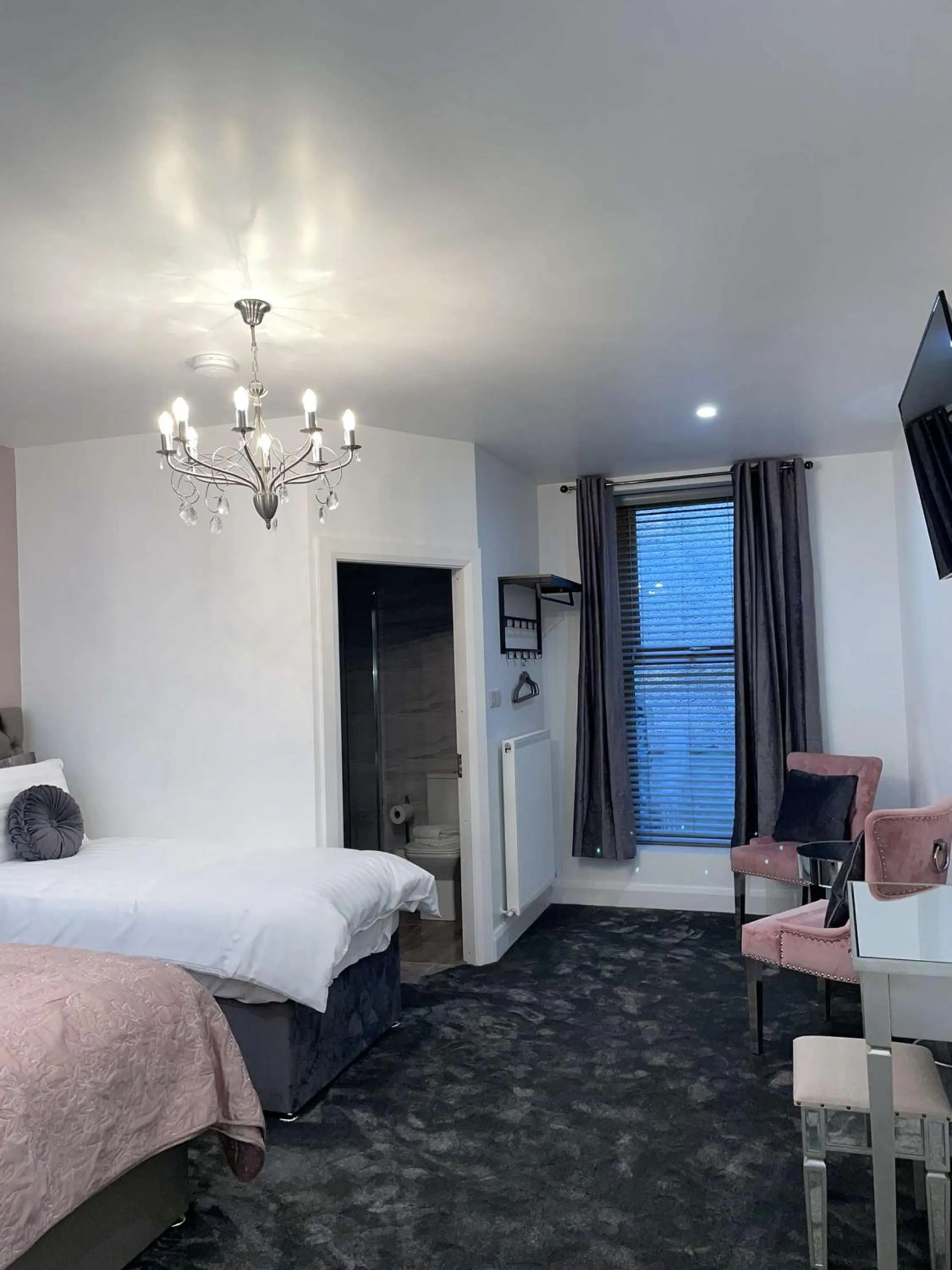 Bed in Atlantic Lodge, Main Street Ardara