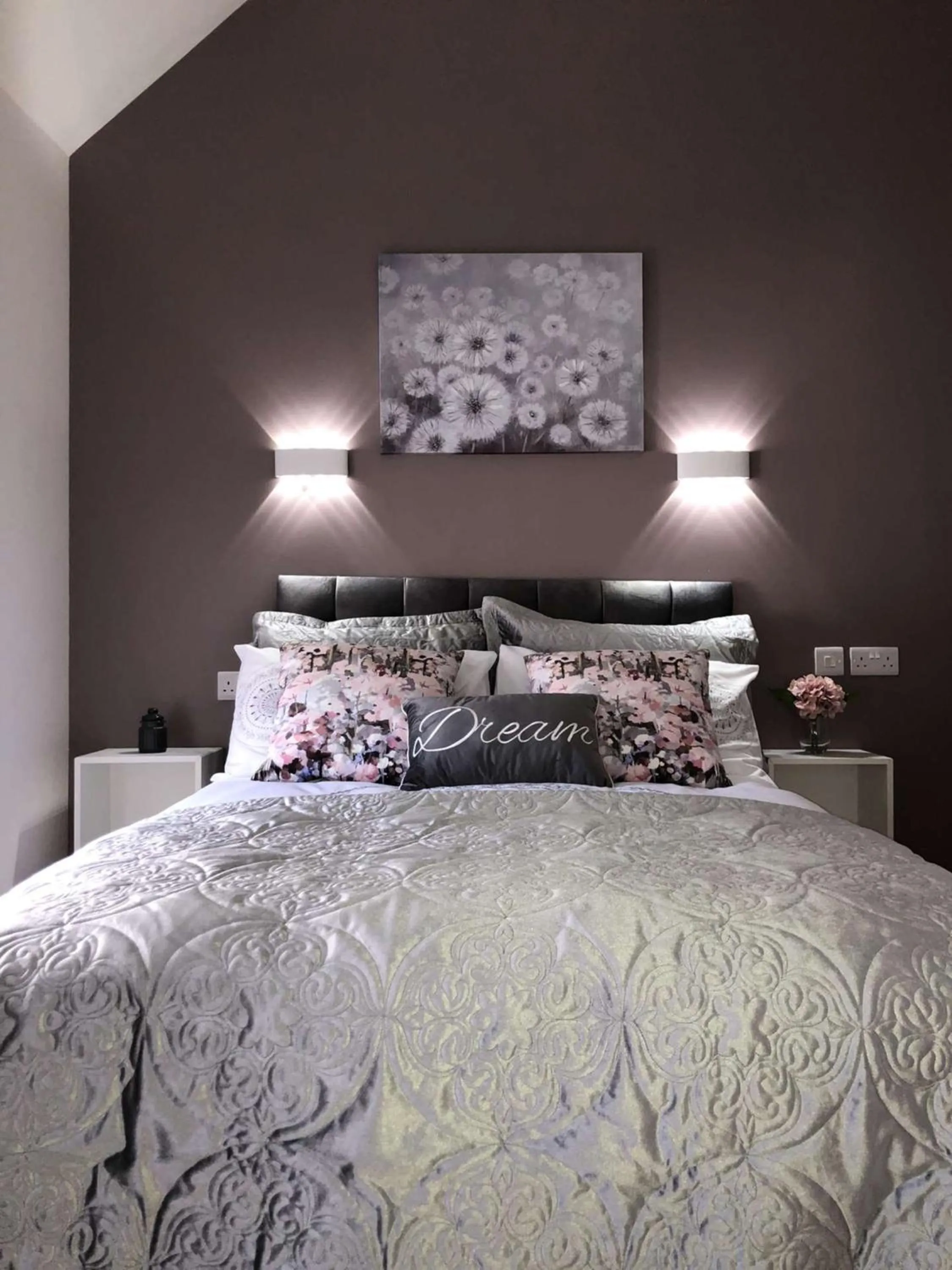 Bed in Atlantic Lodge, Main Street Ardara