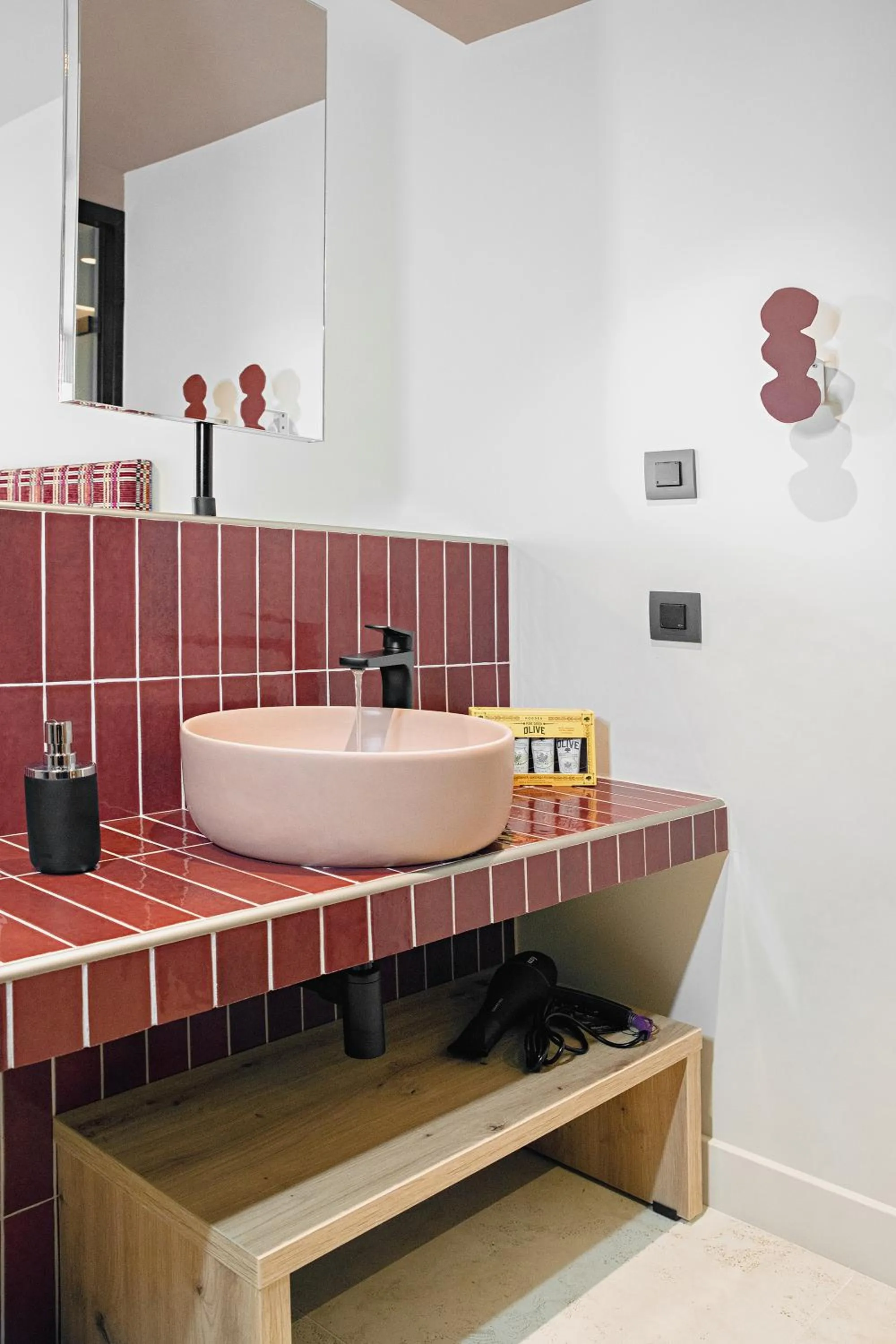 Bathroom in Pavo Art Hotel