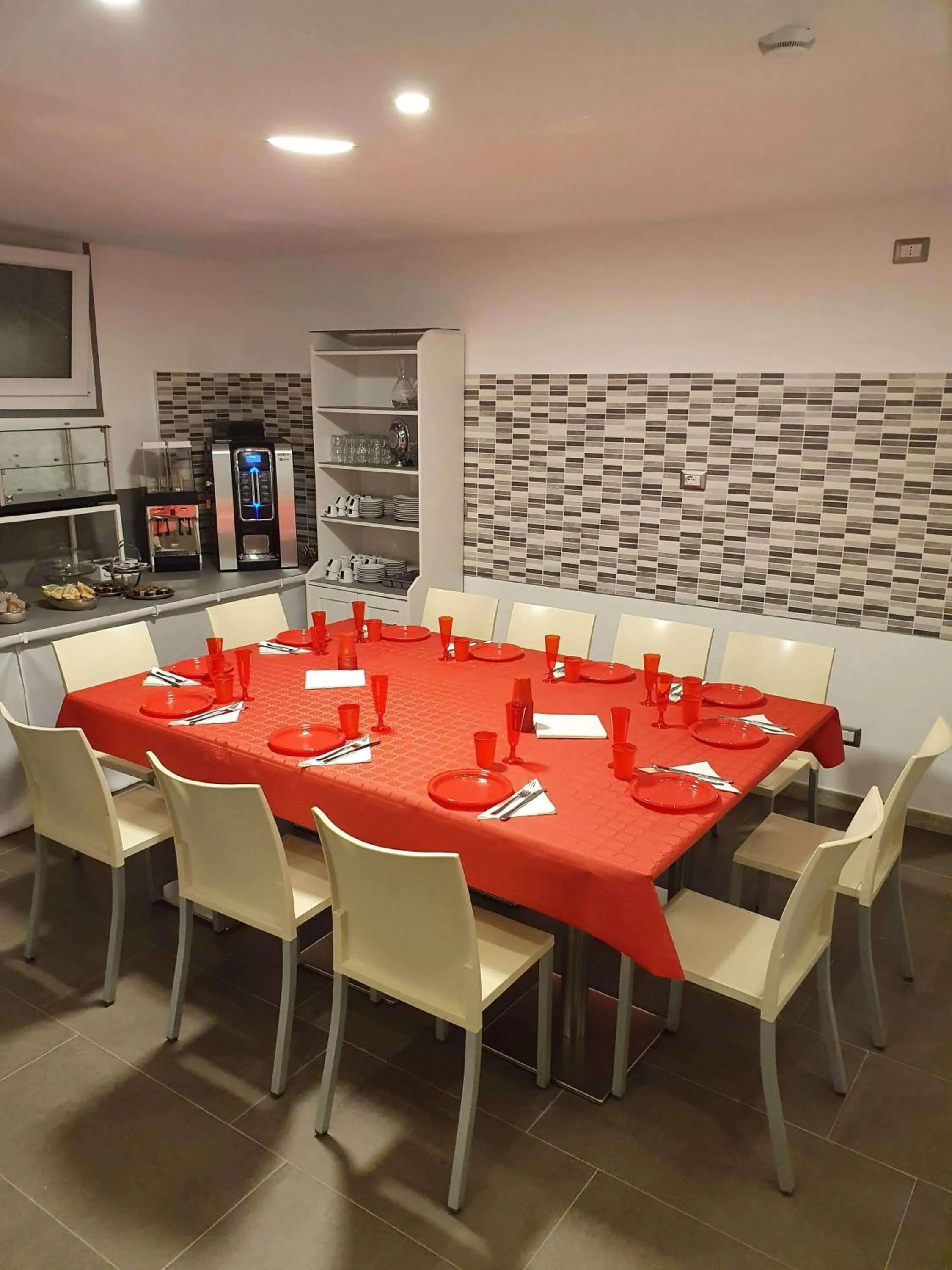 Restaurant/places to eat in Foresterie Lombarde B&B Villa Ambra