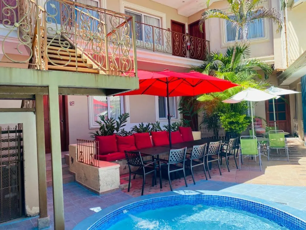 Swimming pool in HOTEL PRIMAVERA BOUTIQUE