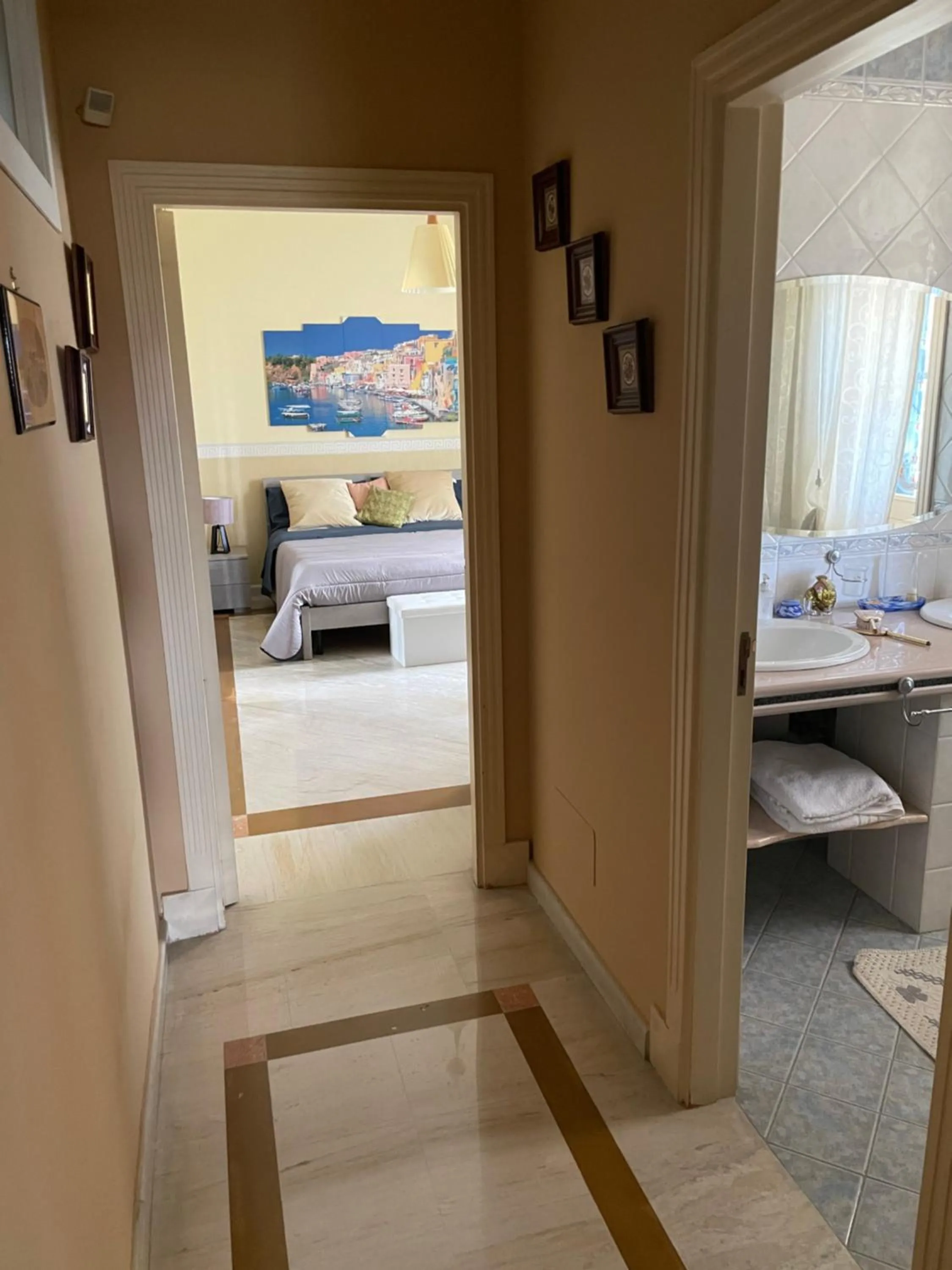 Bathroom, Bed in B&B Alba