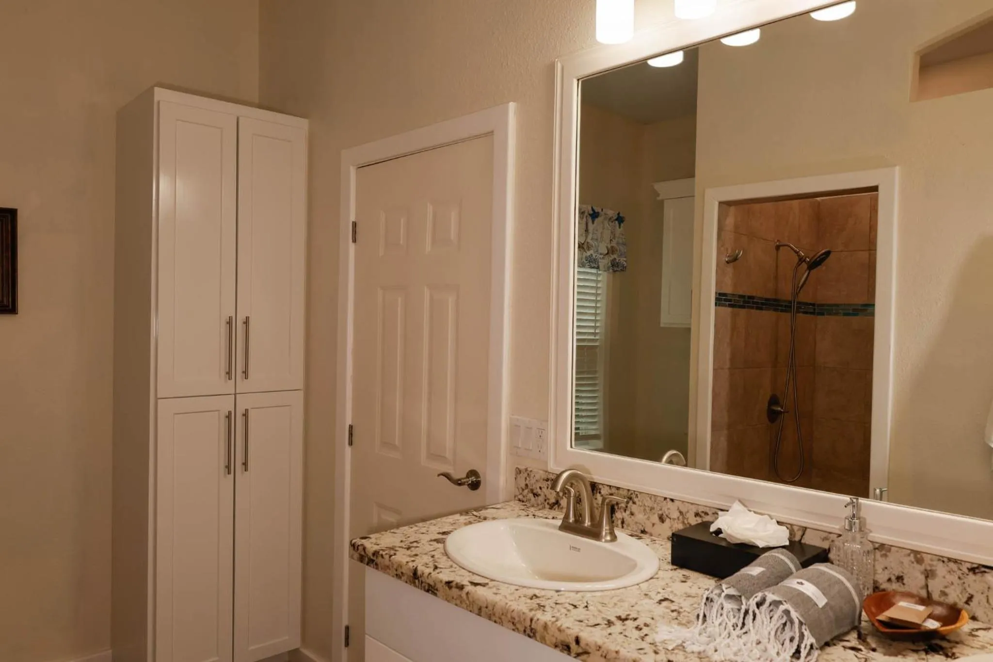 Bathroom in The Lodge at Jaguar Reef