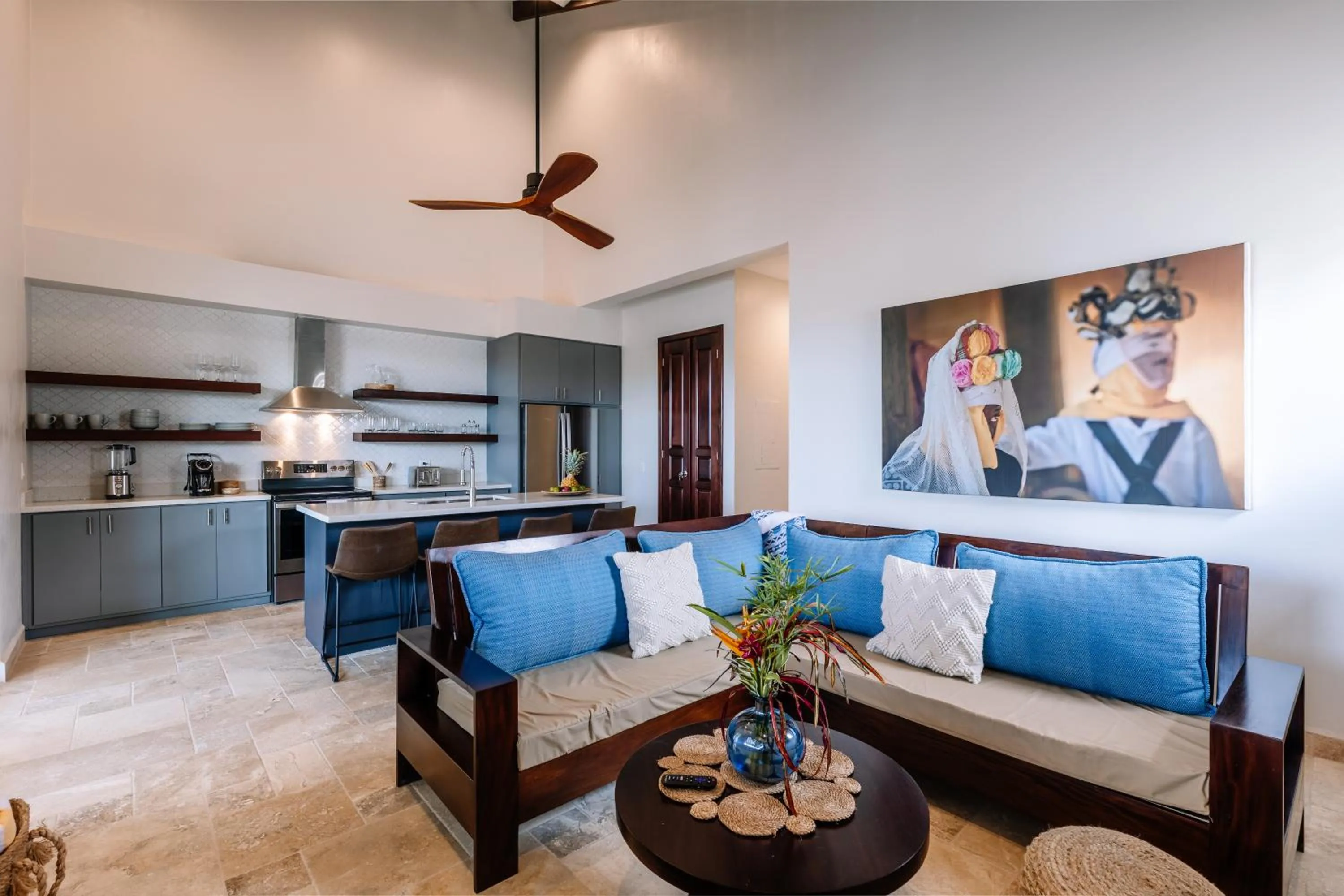Living room in The Lodge at Jaguar Reef