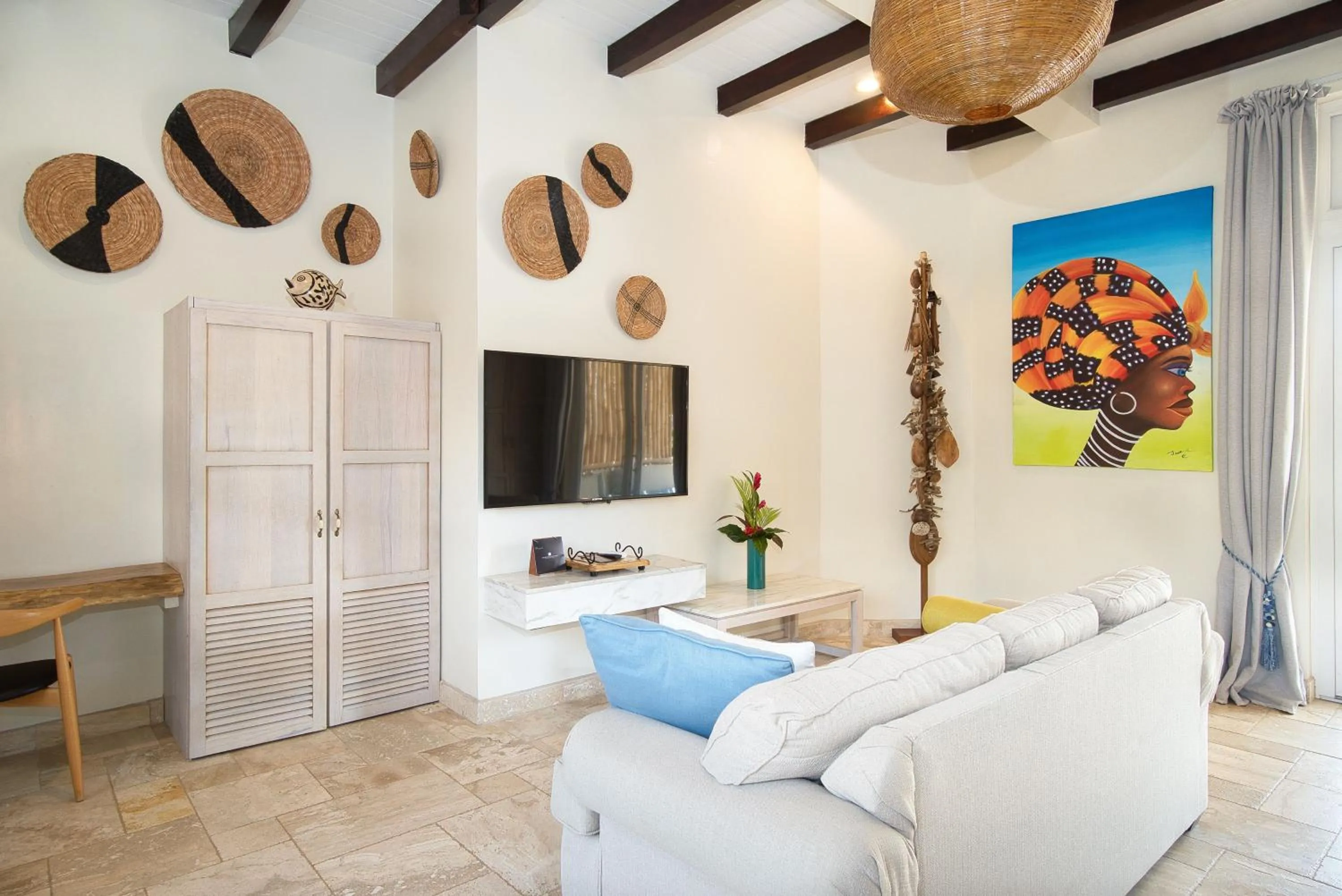 TV and multimedia in The Lodge at Jaguar Reef