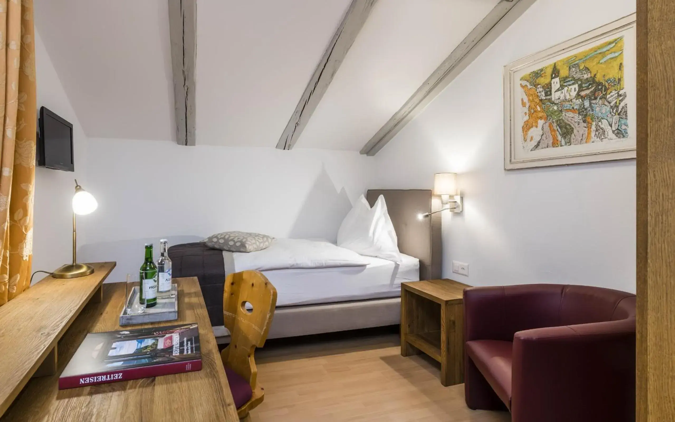 Standard Single Room in Hotel Stern Chur Standard Single Room in Hotel Stern Chur