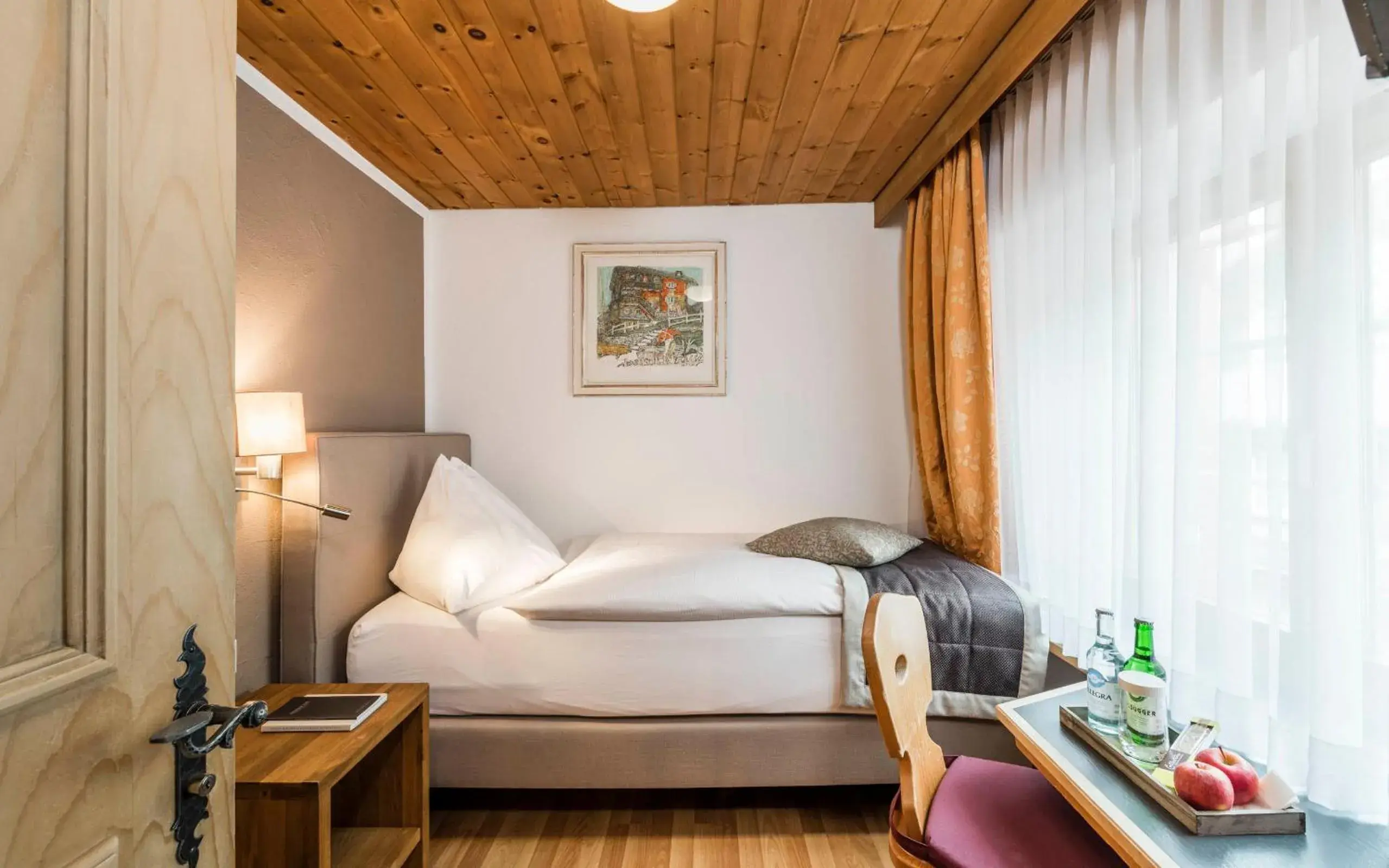 Economy Single Room in Hotel Stern Chur Economy Single Room in Hotel Stern Chur