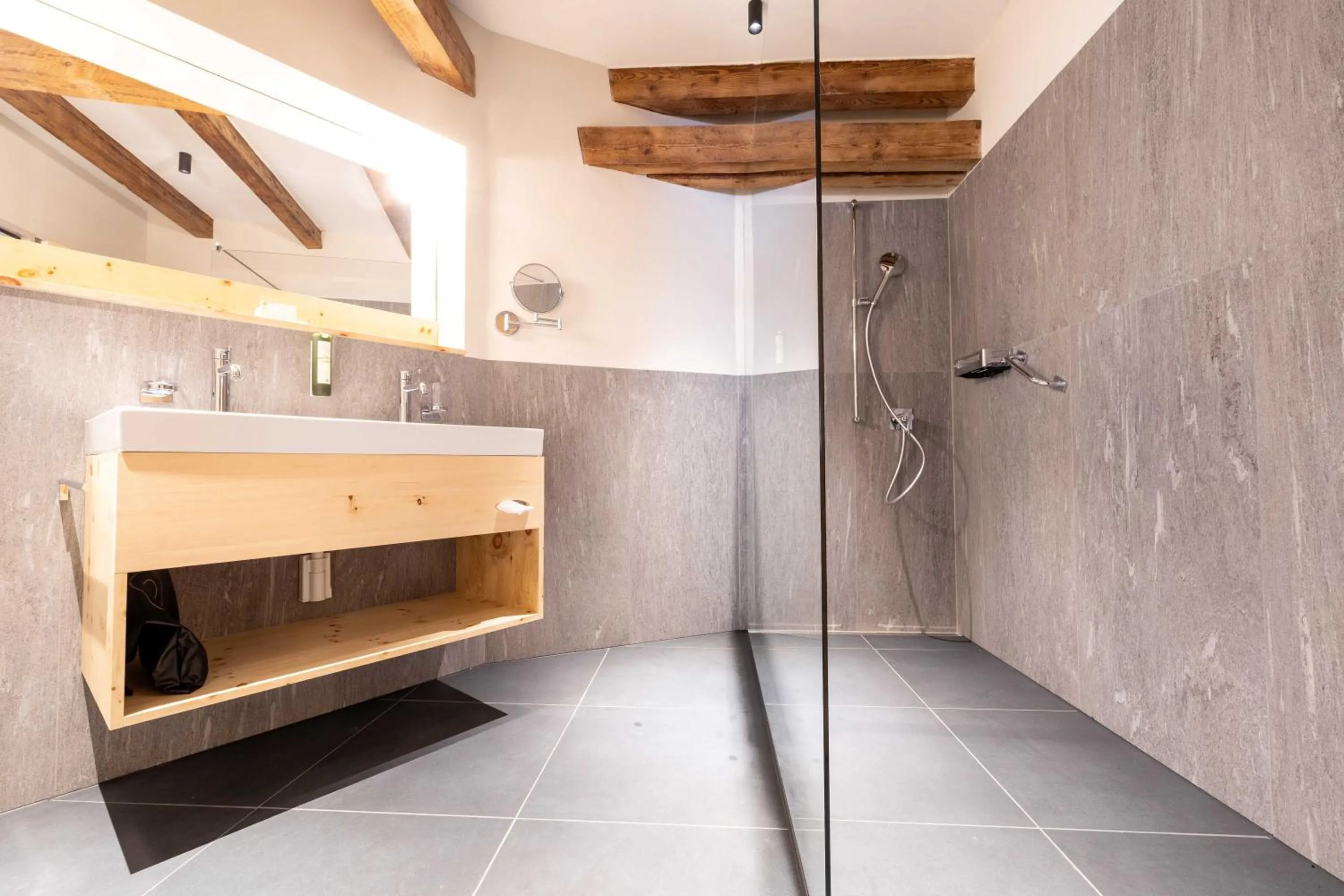 Shower in Hotel Stern Chur