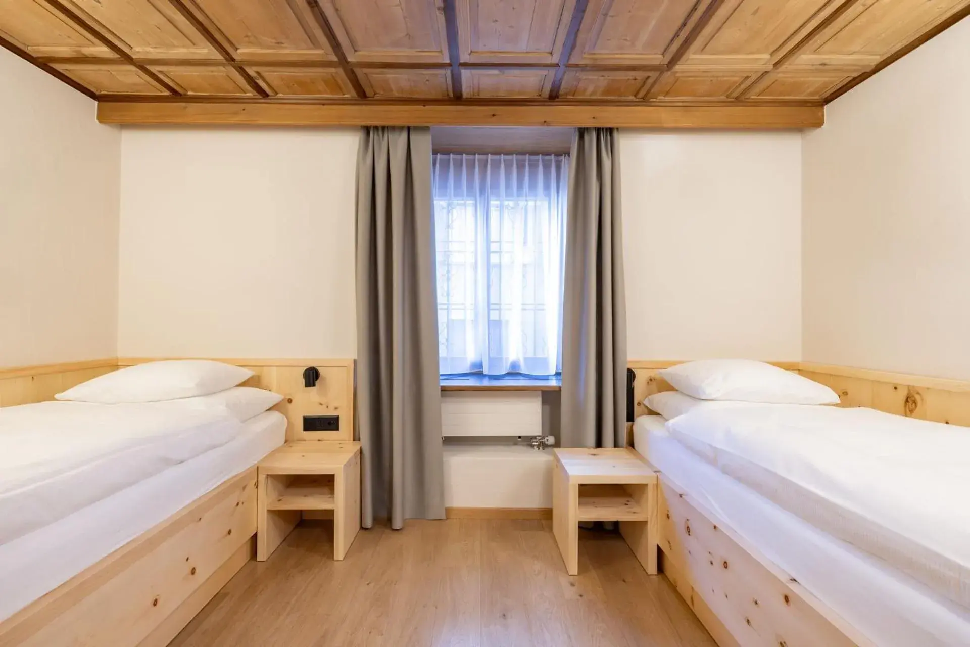 Economy Twin Room with separate beds in Hotel Stern Chur Economy Twin Room with separate beds in Hotel Stern Chur