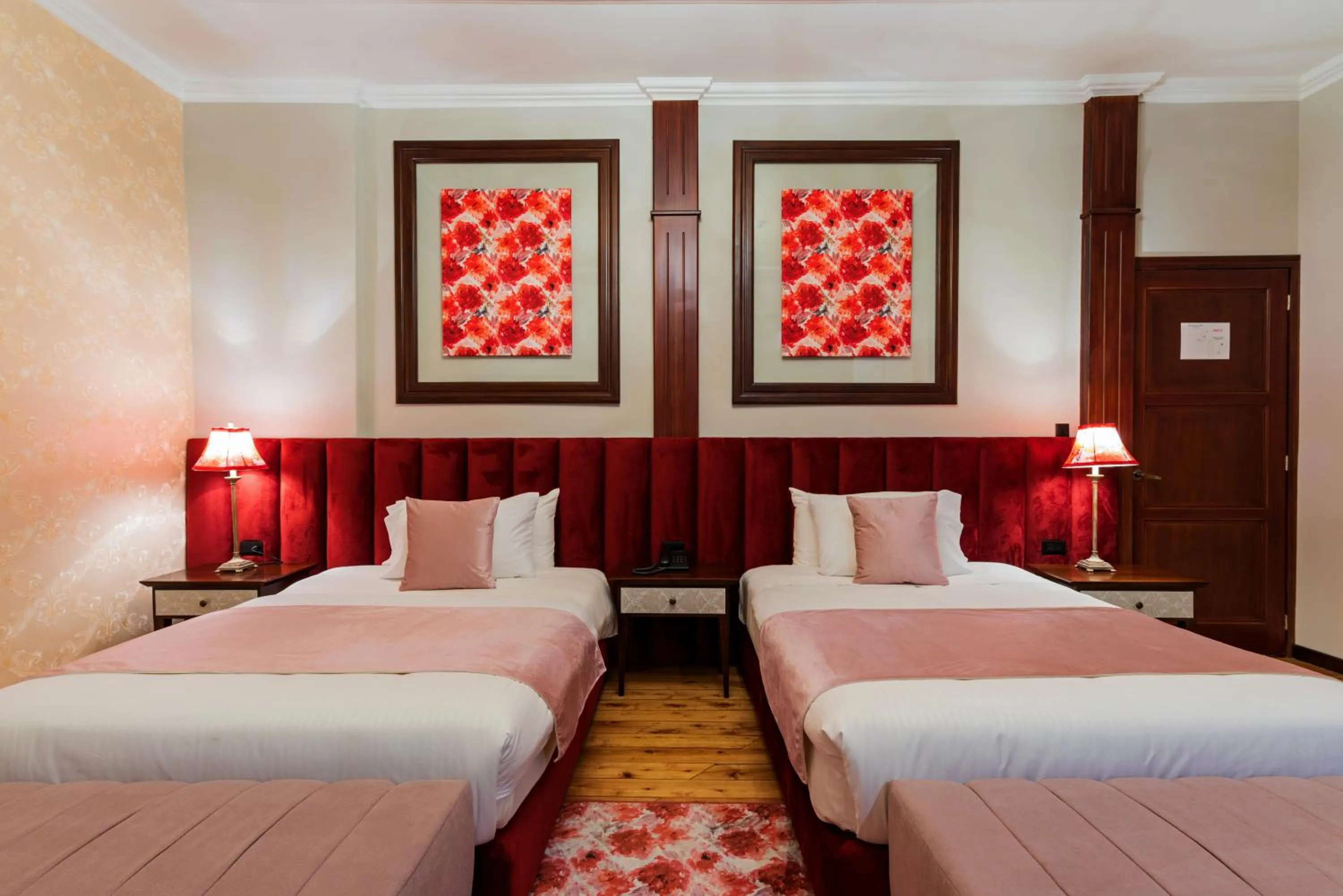 Bed in Hotel La Cofradía Pub-House