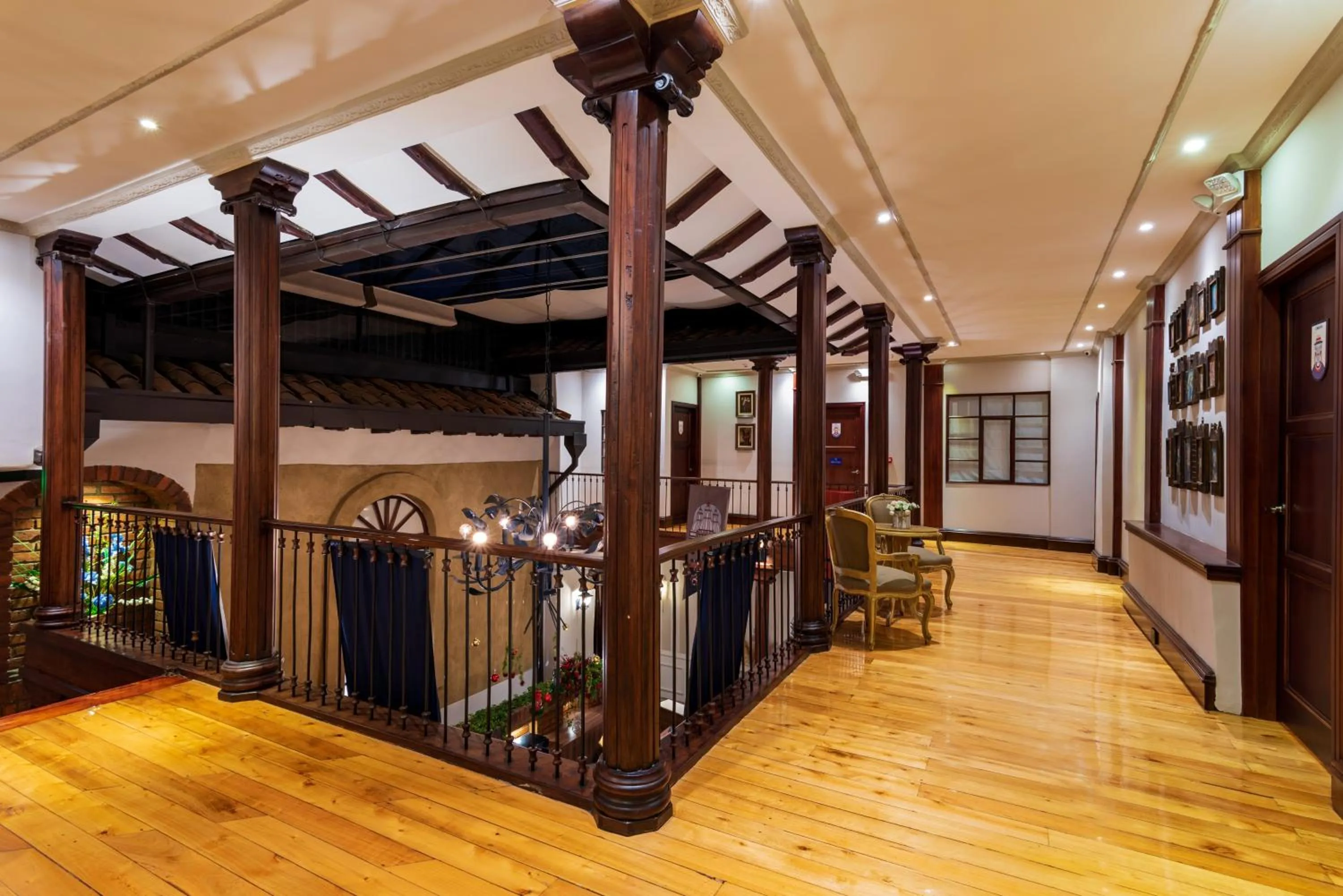 Lobby or reception in Hotel La Cofradía Pub-House