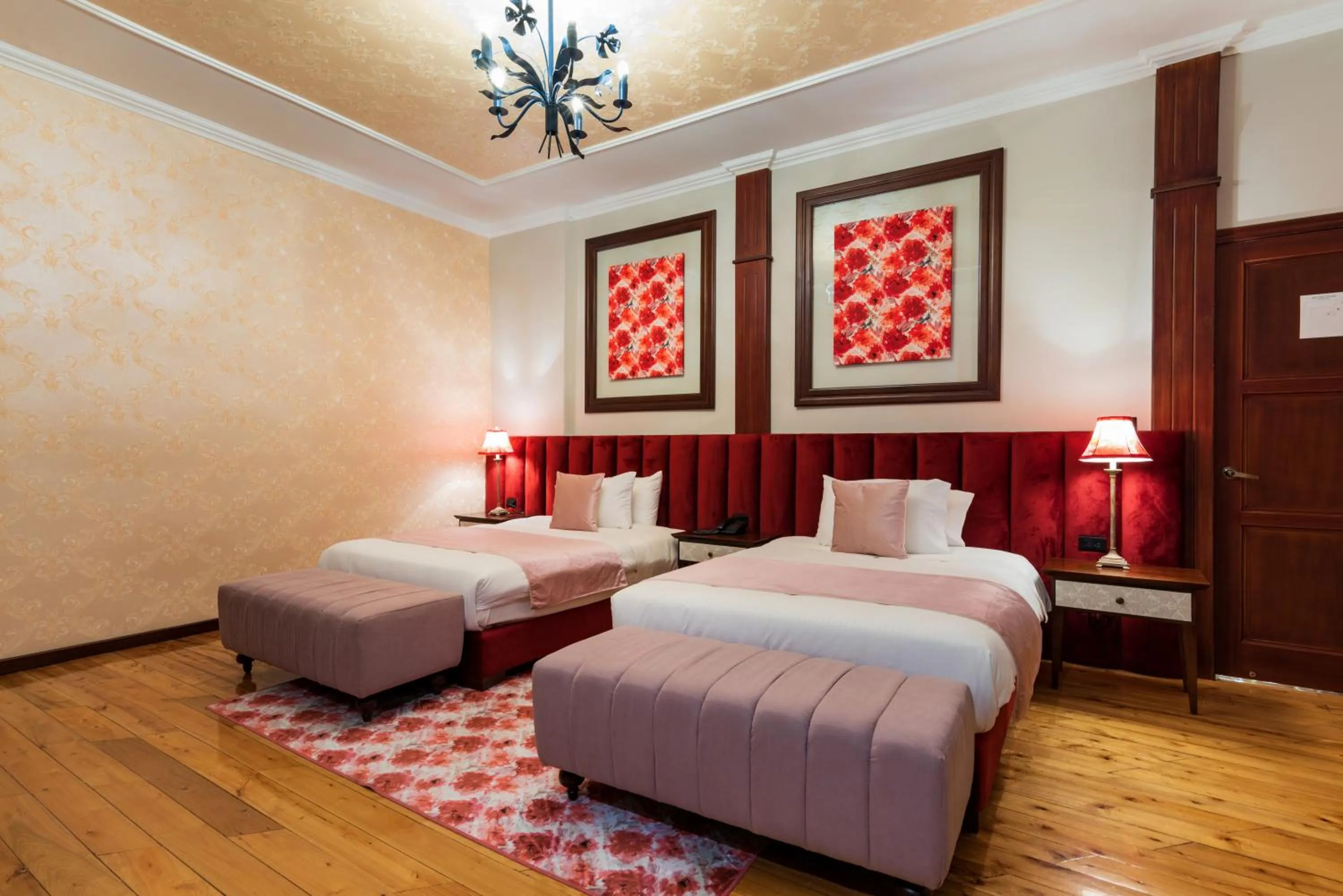 Bed in Hotel La Cofradía Pub-House