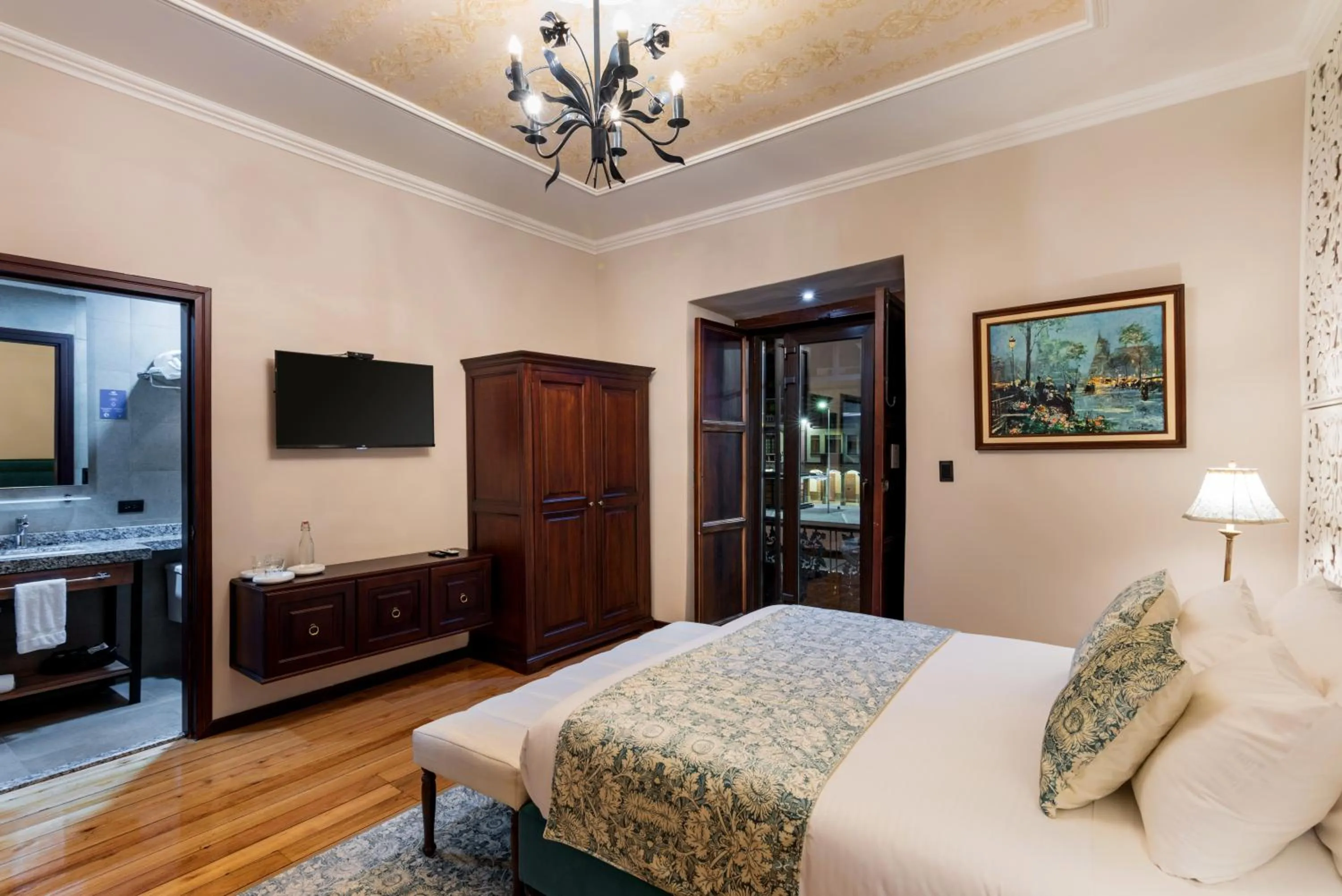 Bed in Hotel La Cofradía Pub-House