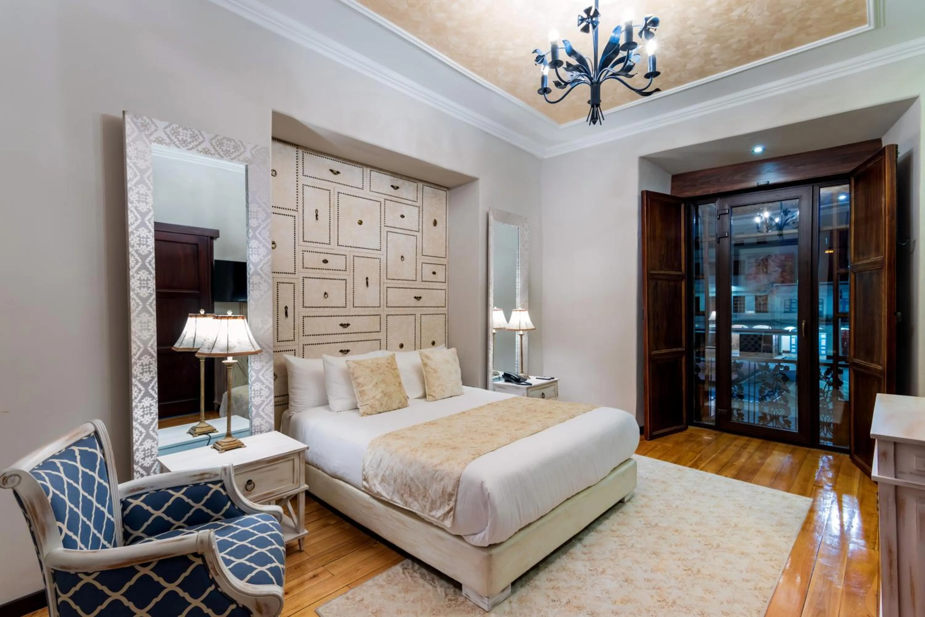 Bed in Hotel La Cofradía Pub-House